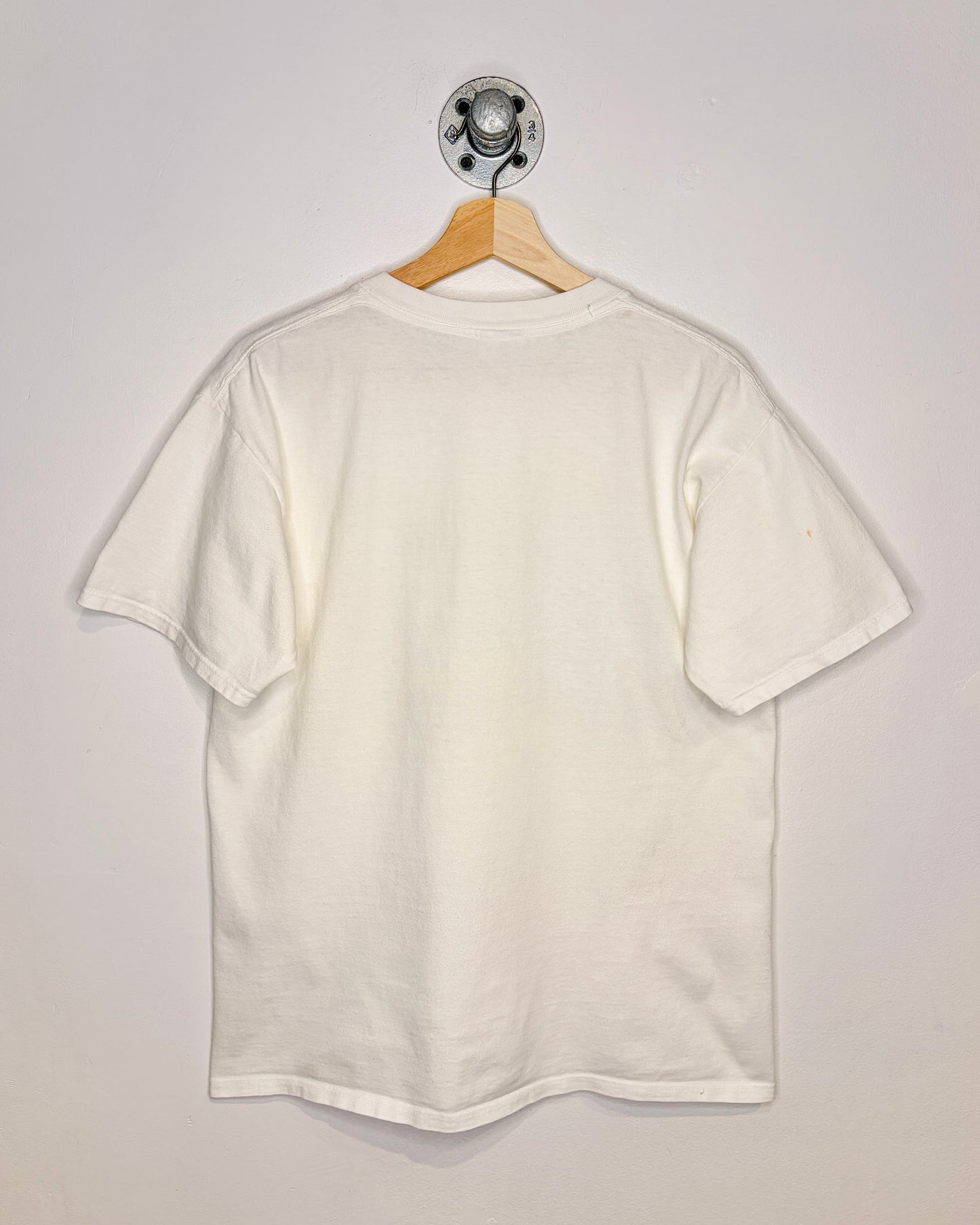 2000s Victoria Canada Joe White Tee Shirt