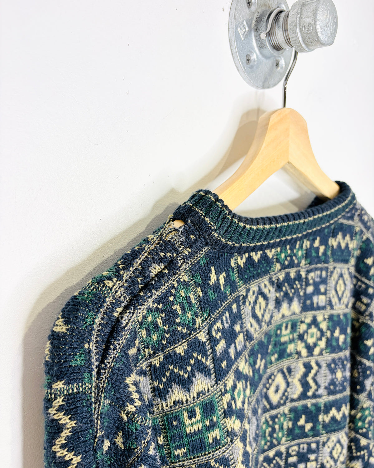 Vintage Harbor Bay Navy & Tan Textured Sweater