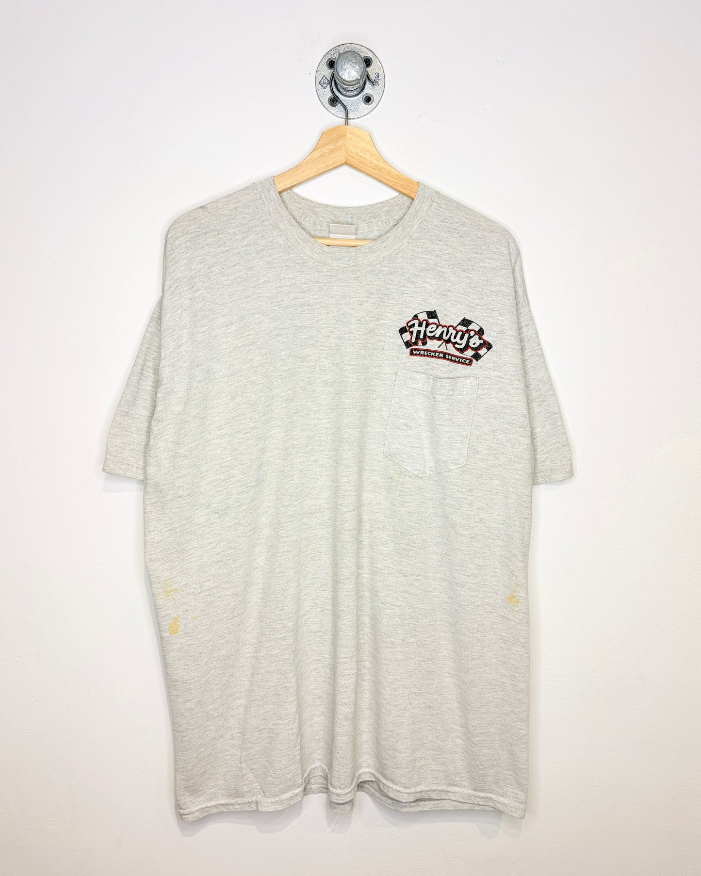 Vintage 2001 Henry’s Wrecker Service Grey Pocket Tee Shirt
