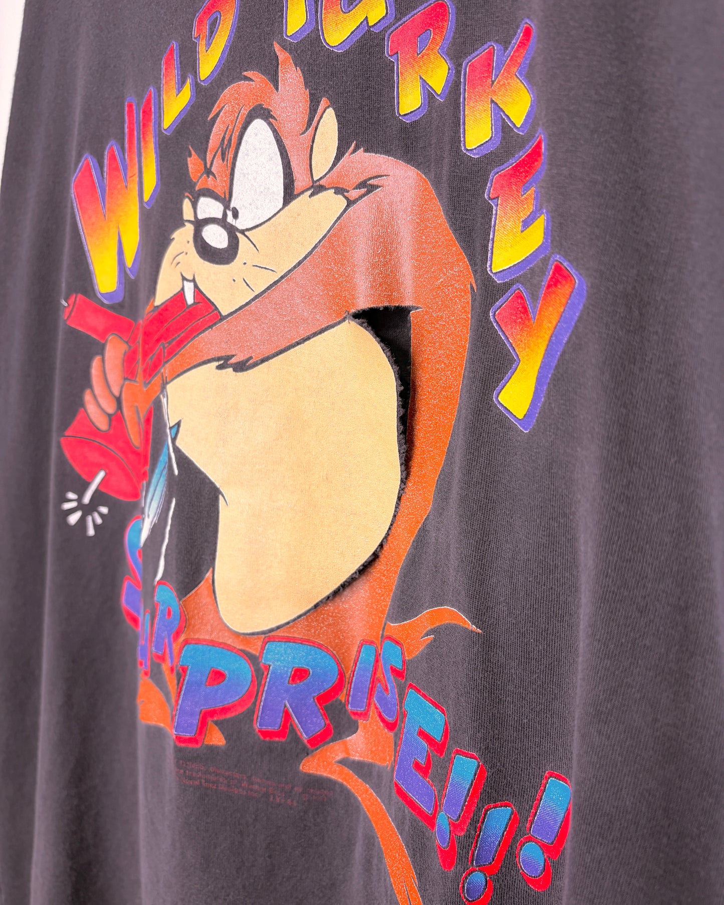 Vintage 1993 Looney Tunes Taz Wild Turkey Surprise Faded Black Tee Shirt