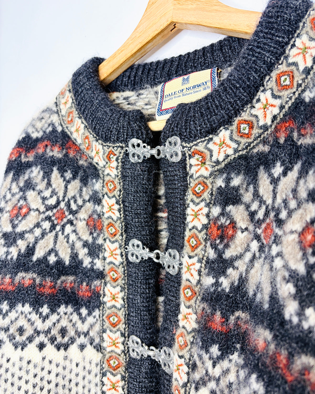 Vintage 90s Dale Of Norway Pure Wool Metal Clasp Cardigan
