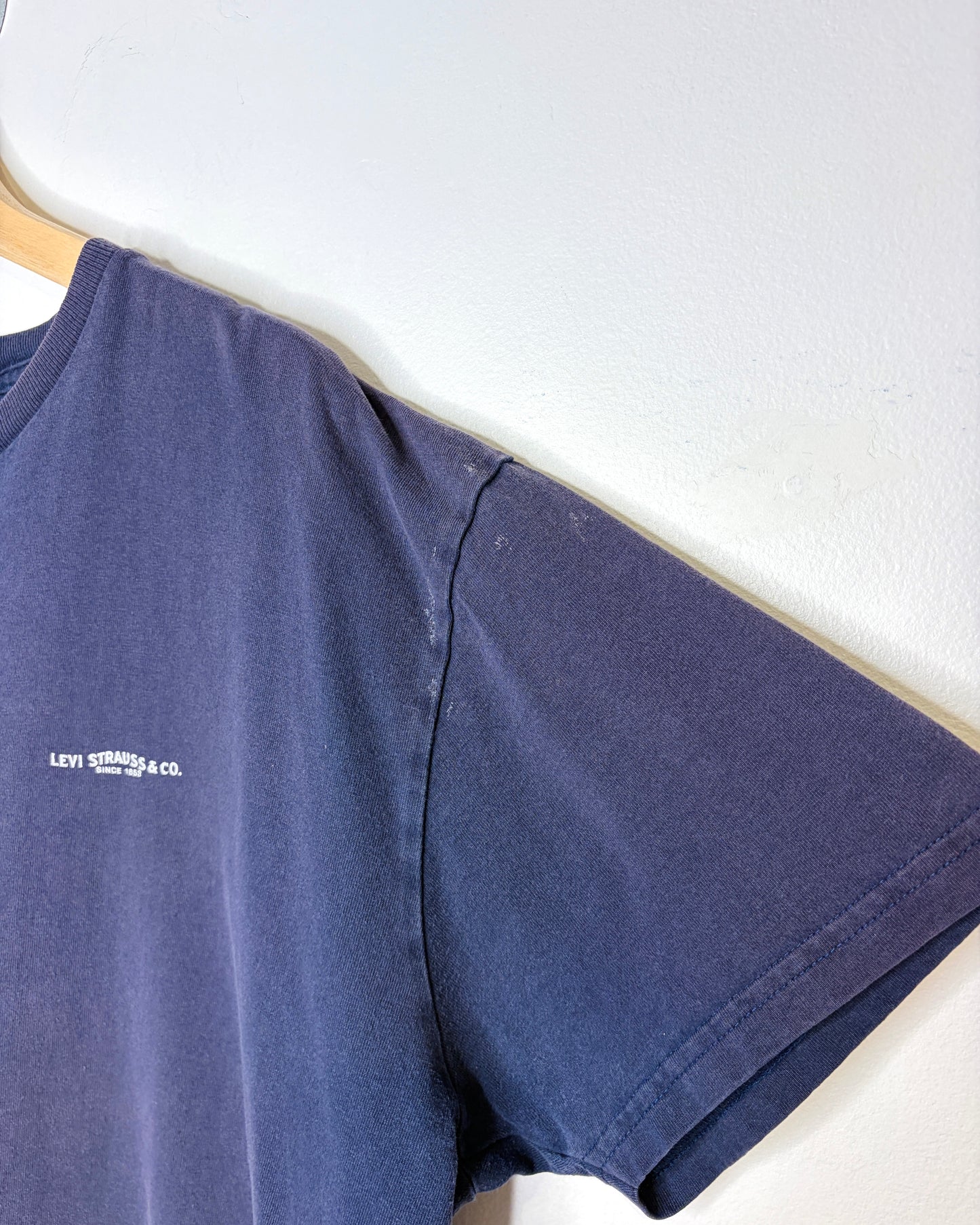 Vintage Levi Strauss Sun Faded Navy Tee Shirt