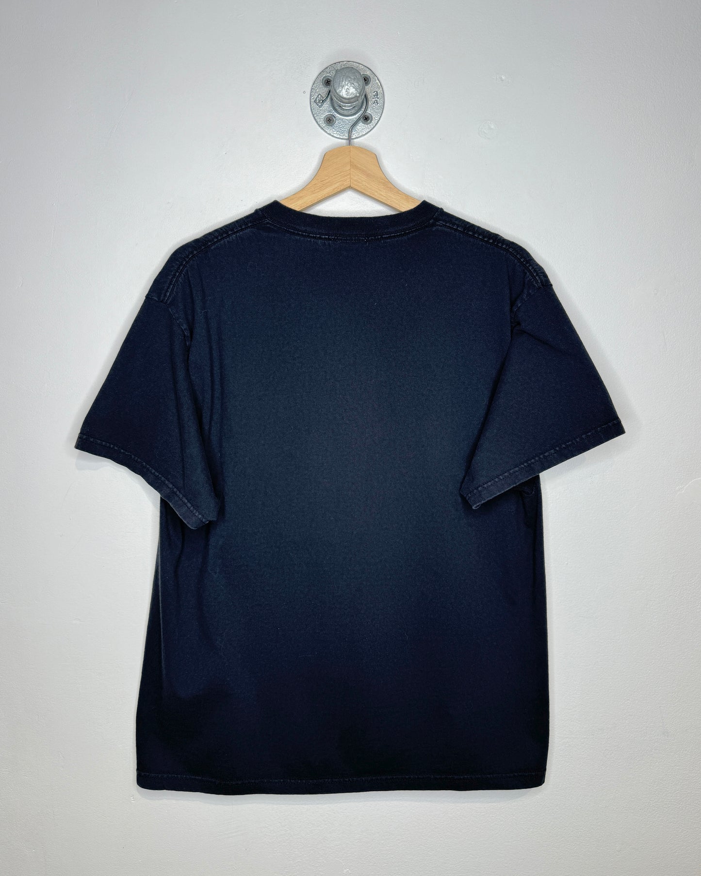 2000s Six Flags Looney Tunes Black Tee Shirt