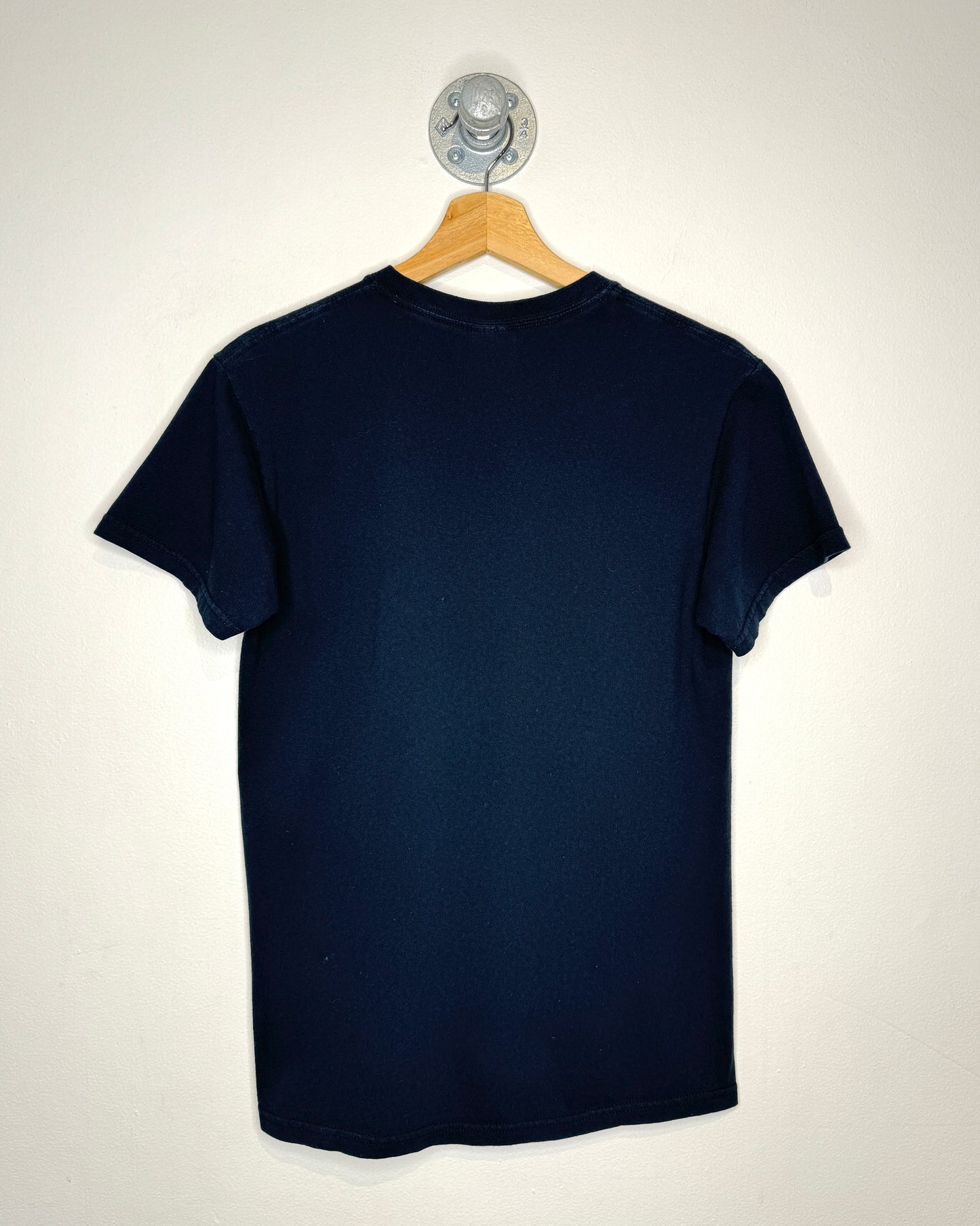 2000s Banff Canada Wolf Black Tee Shirt