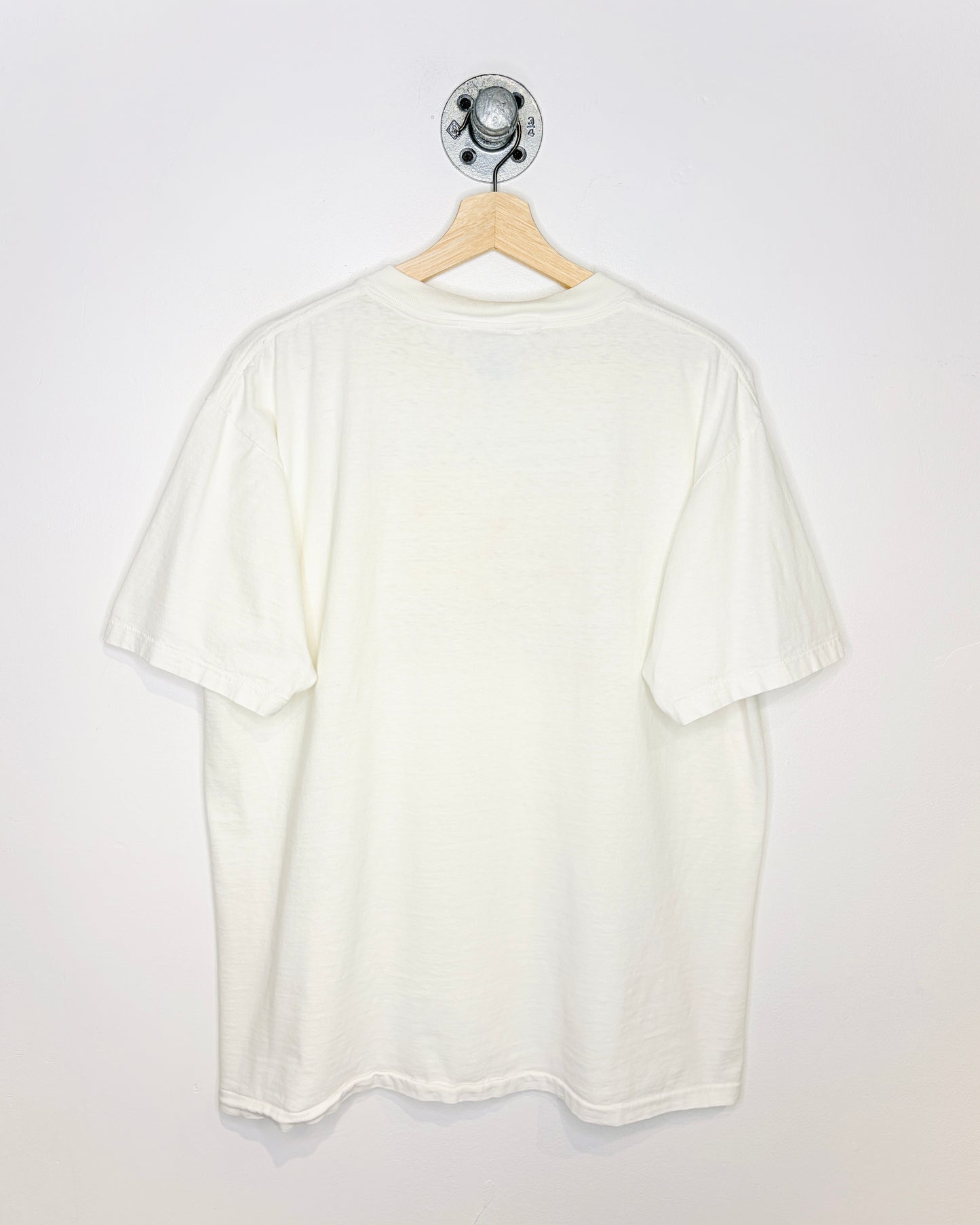 Vintage 1990 Whitehead’s Rampant Lion Pub England White Tee Shirt