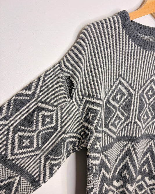 2000s Grey & White Patterned Knit Sweater