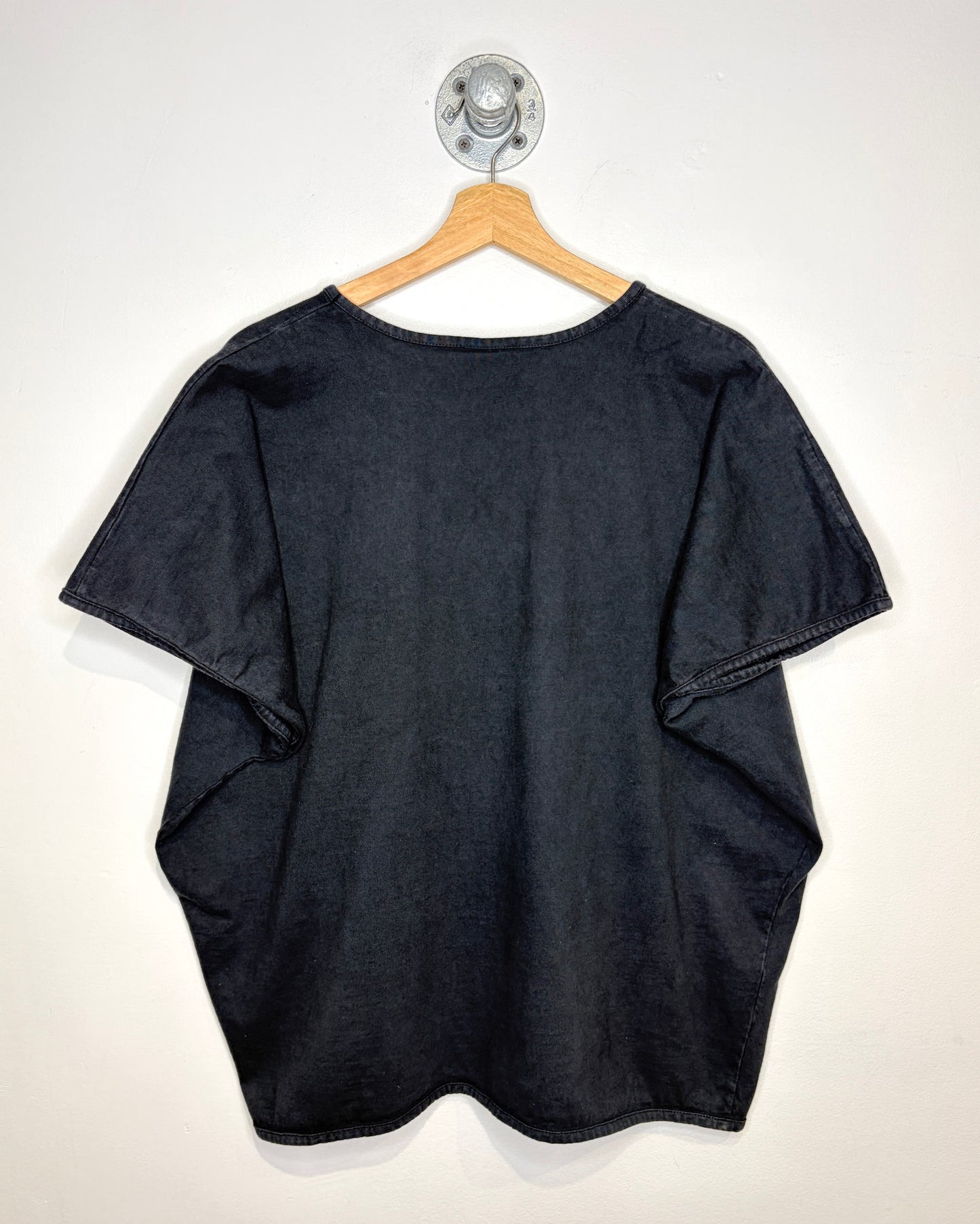 Vintage 80s Gold’s Gym Faded Black Boxy Tee Shirt