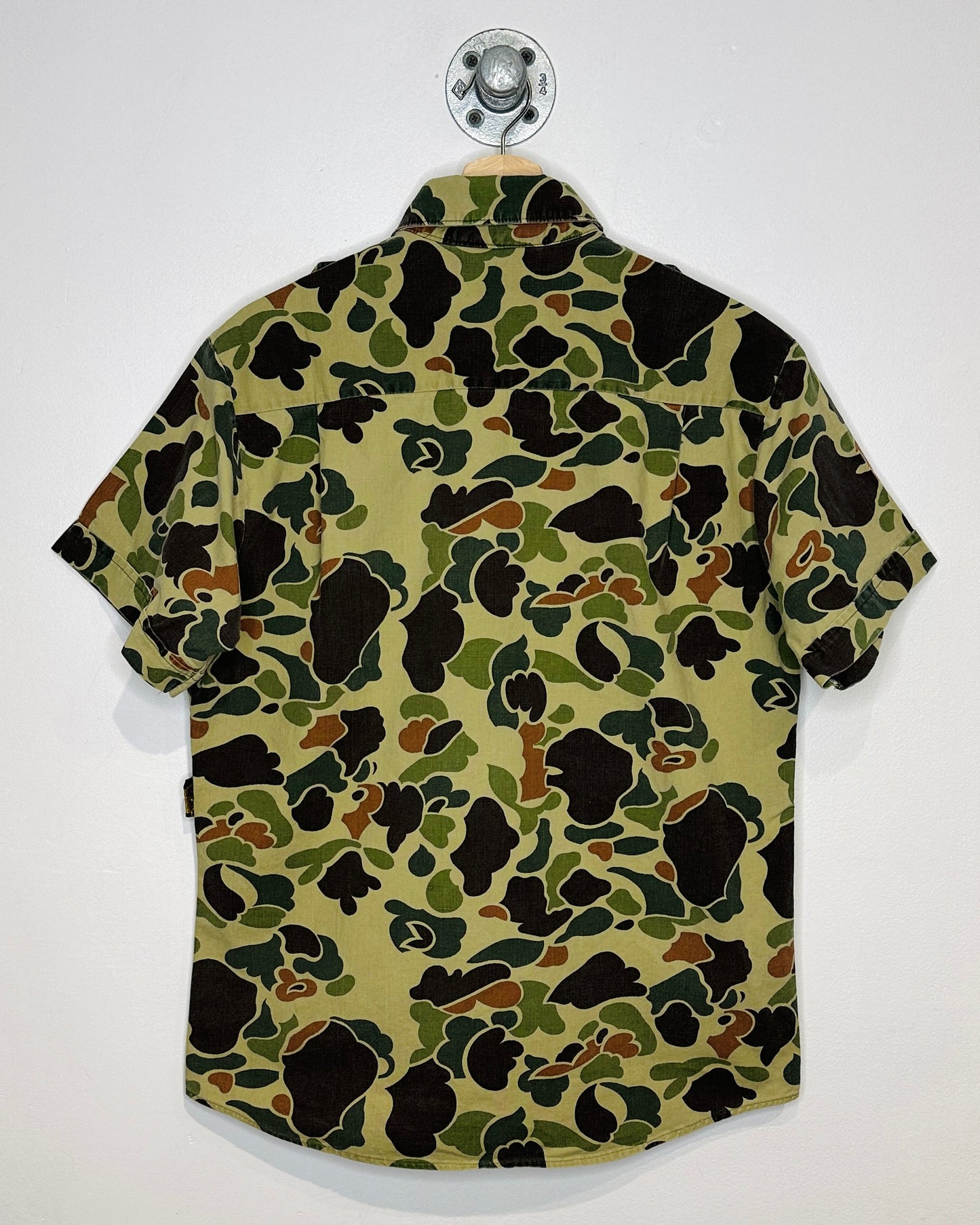 Vintage Charles Daly Camo Button Up Shortsleeve Shirt