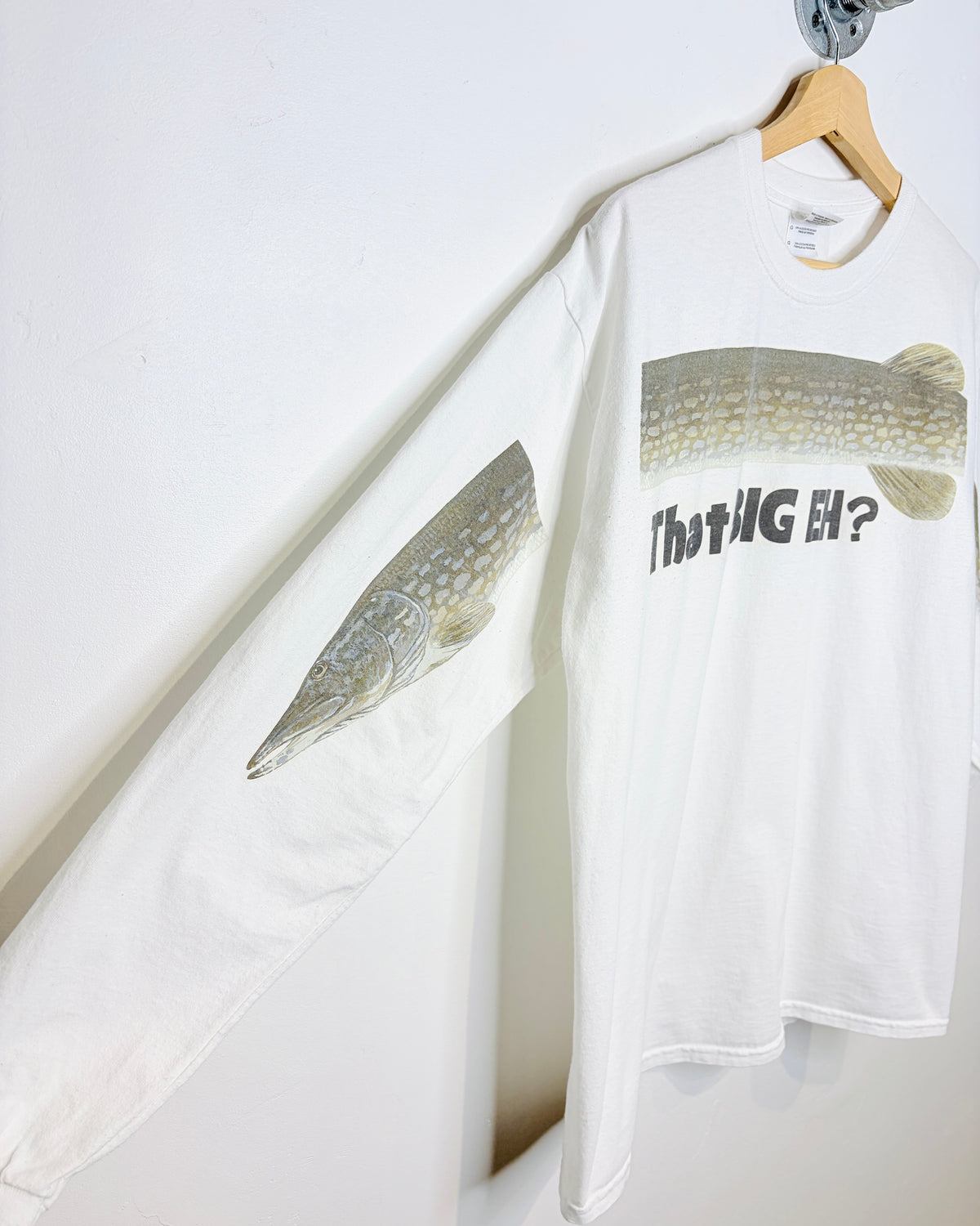 2000s “That Big Eh?” White Fishing Longsleeve Shirt