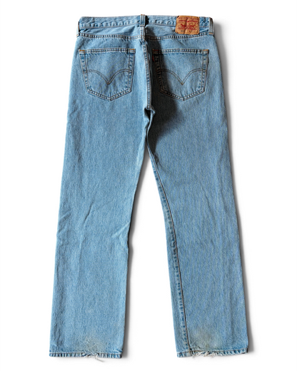 Vintage 2000s Levi’s 501 Classic Fit Light Wash Button Fly Jeans