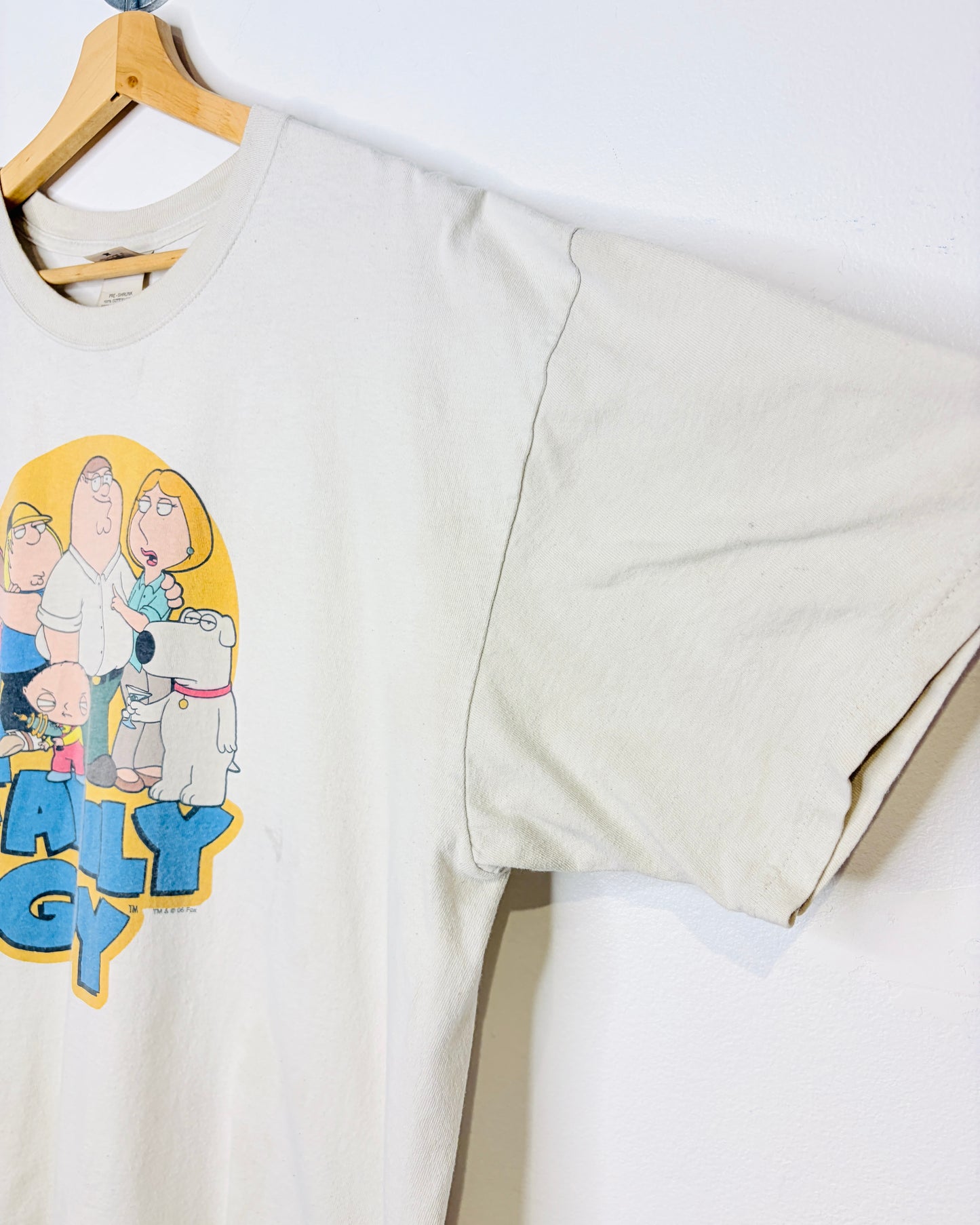 Vintage 2006 Family Guy Natural White Tee Shirt