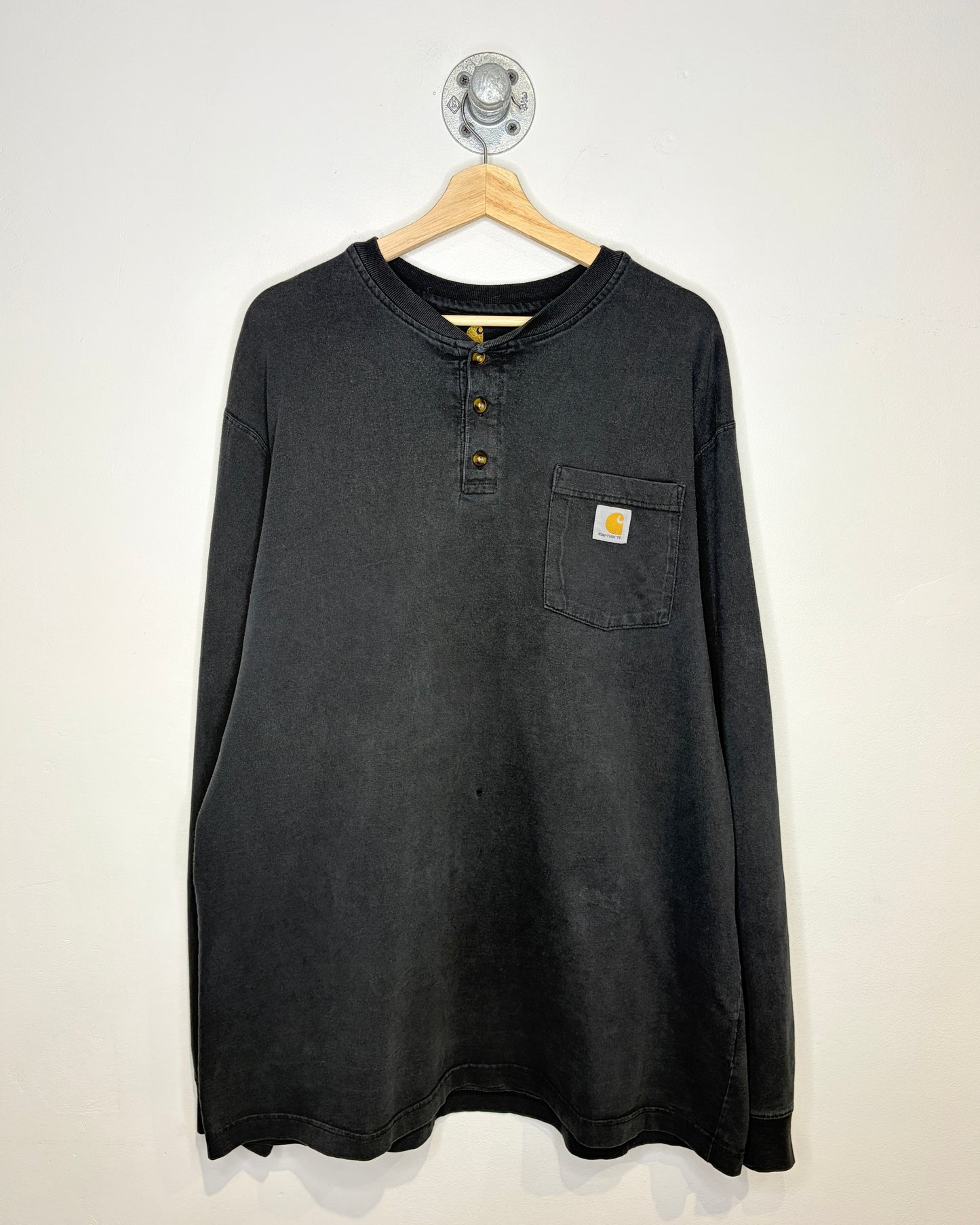 2000s Carhartt Faded Black Henley Longsleeve Pocket Shirt