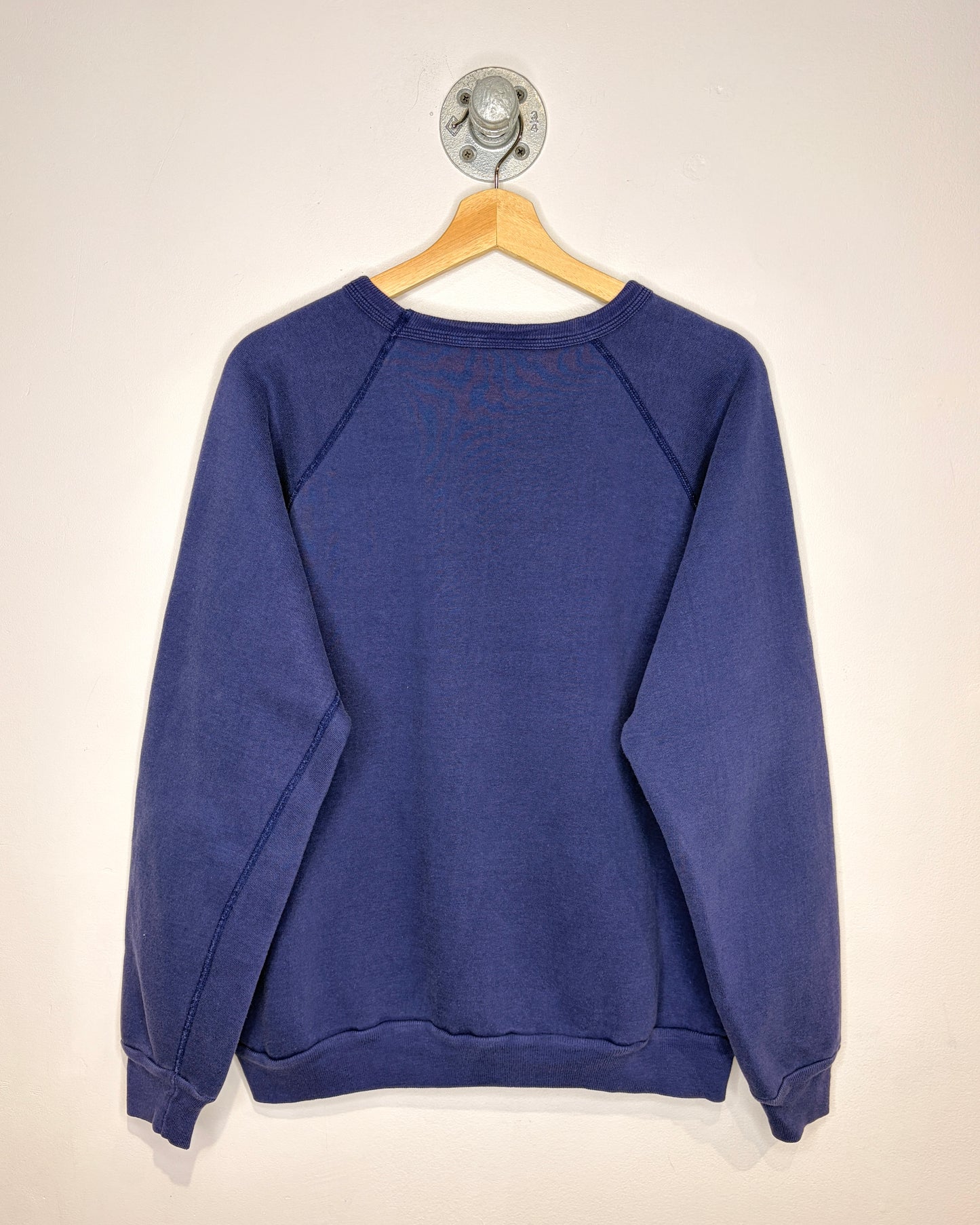 Vintage 80s Siggy’s Snowdusters Ski Faded Blue Raglan Crewneck Sweatshirt