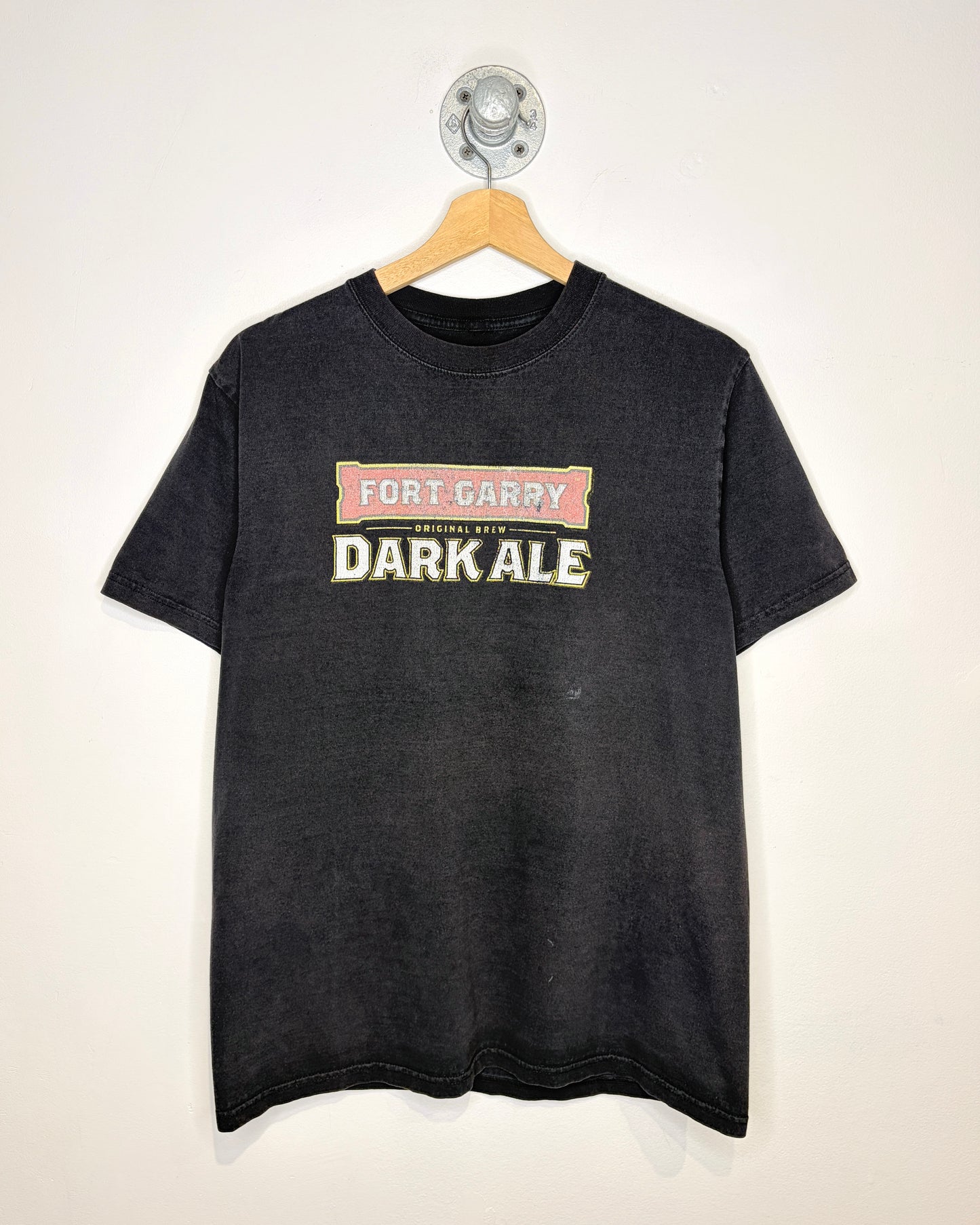 2000s Fort Gary Dark Ale Faded Black Tee Shirt