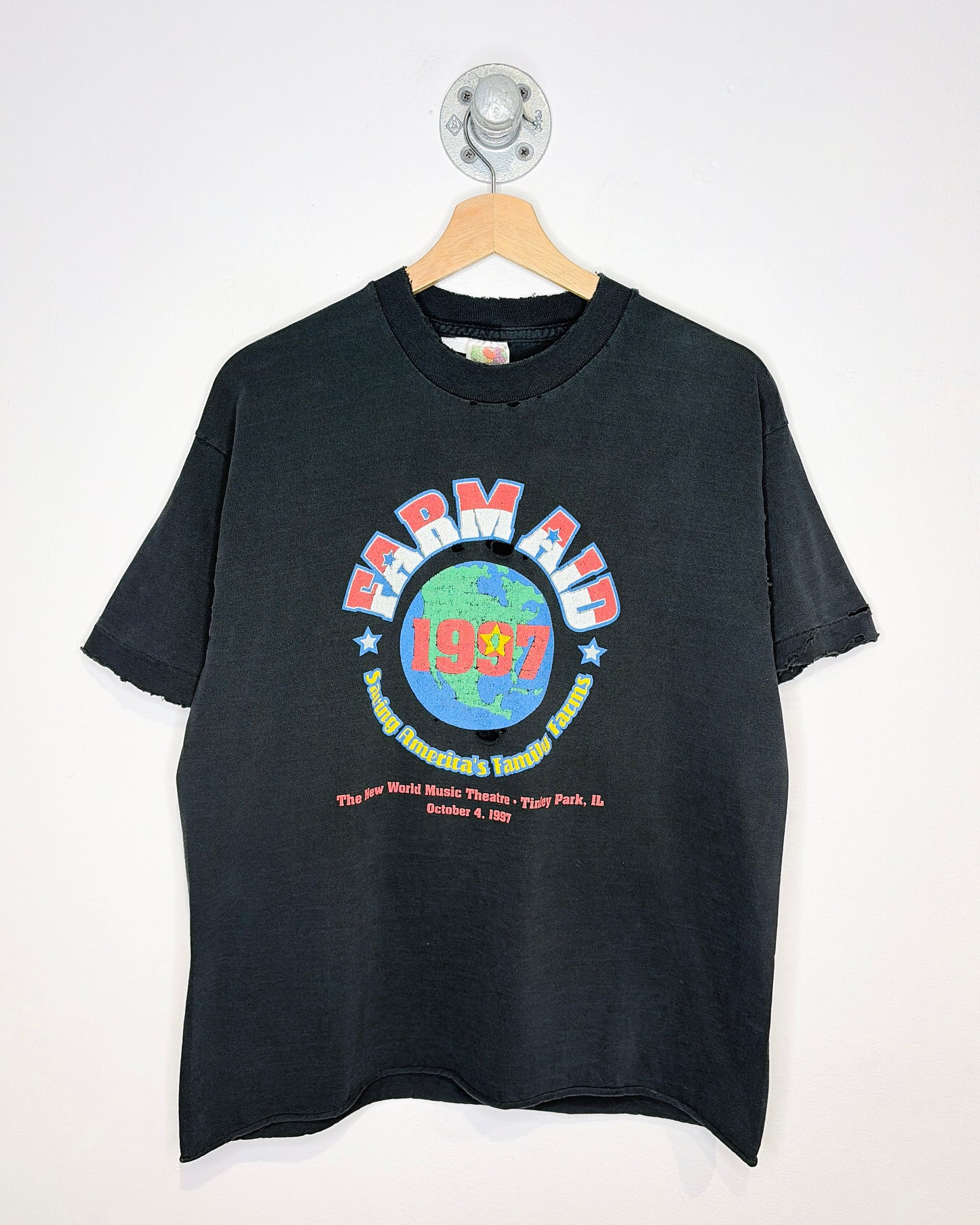 Vintage 1997 Distressed Farm Aid Music Faded Black Tee Shirt