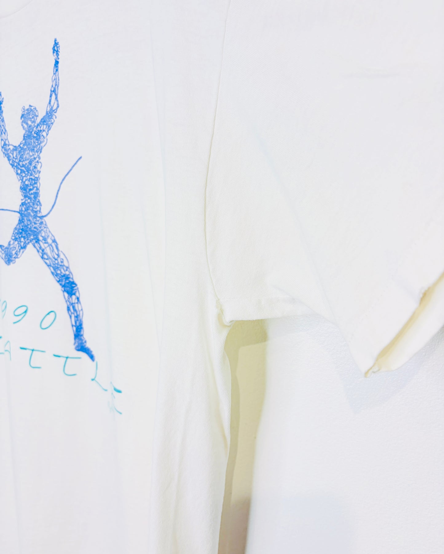 Vintage 1990 Seattle Finish Line Graphic White Tee Shirt