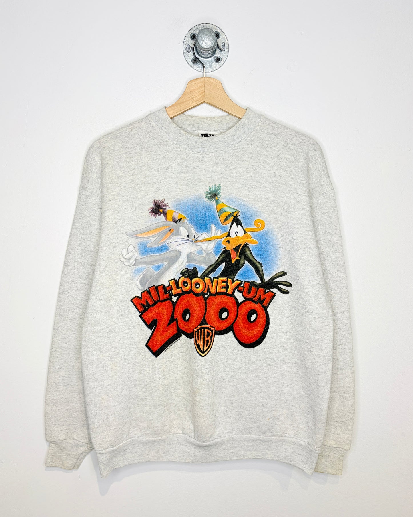 Vintage 1999 Looney Tunes “Mil-Looney-um” Graphic Print Grey Crewneck Sweatshirt
