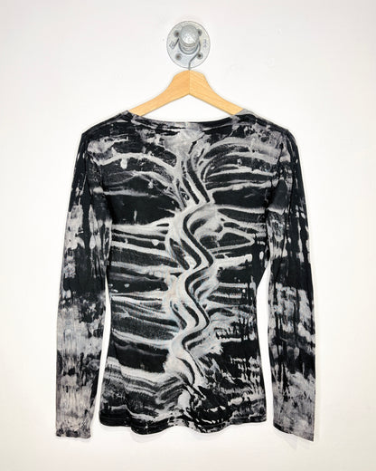 Y2K Women’s Black Dye V-Neck Longsleeve Shirt