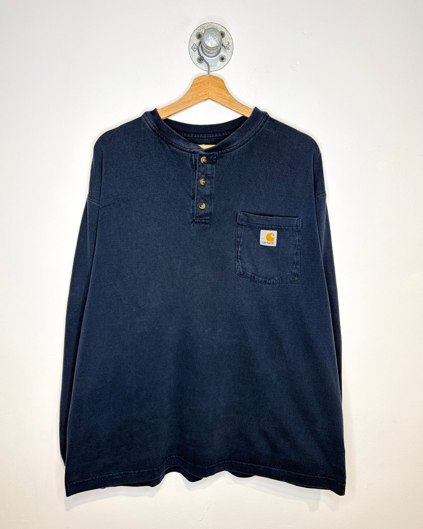 2000s Carhartt Sun Faded Navy Pocket Henley Longsleeve Shirt