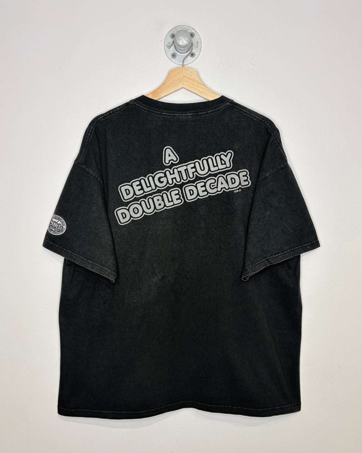 Vintage 2003 Hooters 20th Anniversary Raleigh North Carolina Faded Black Tee Shirt