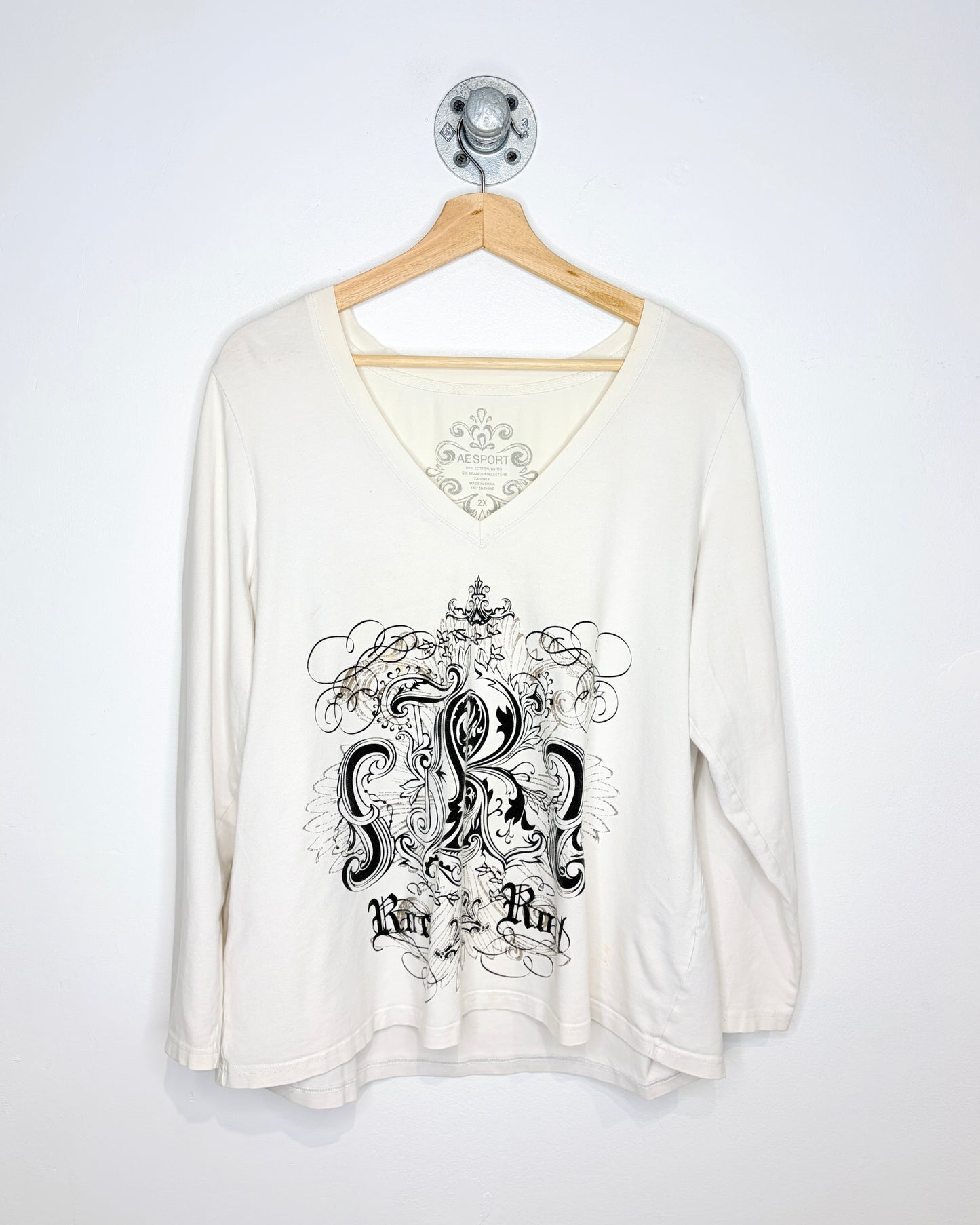 Y2K Women’s AE Sport White V-Neck Longsleeve Shirt