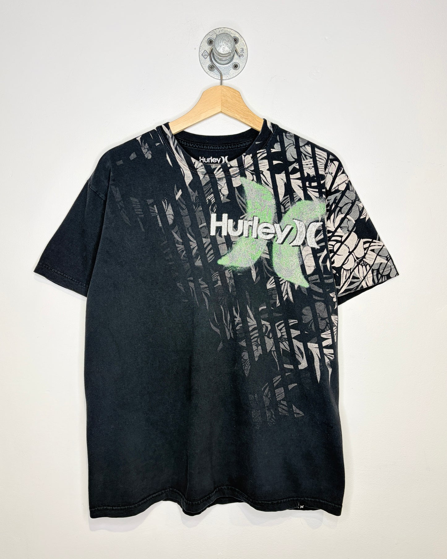 2000s Y2K Hurley Faded Black Tee Shirt