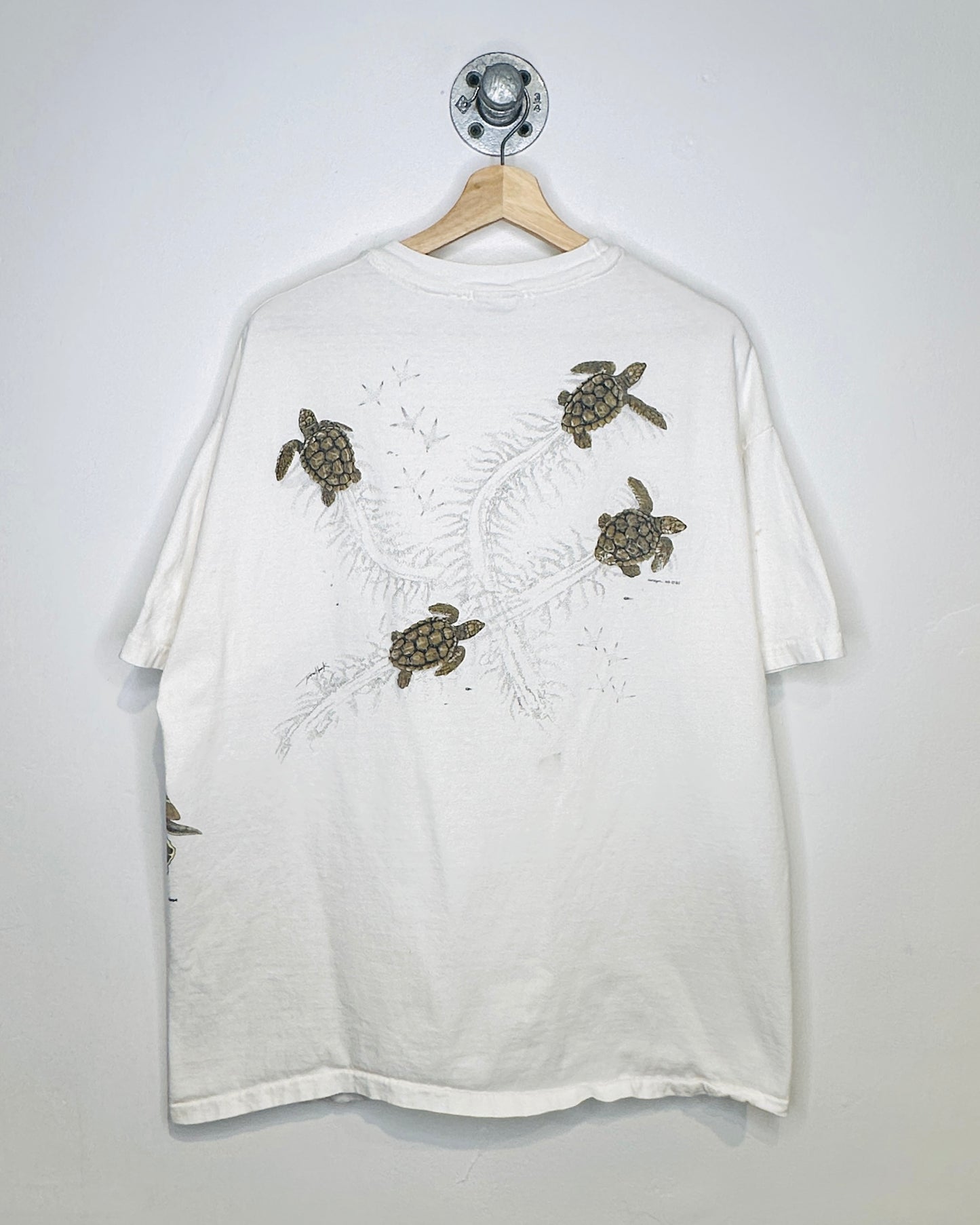 Vintage 90s Harlequin Sea Turtles White Tee Shirt