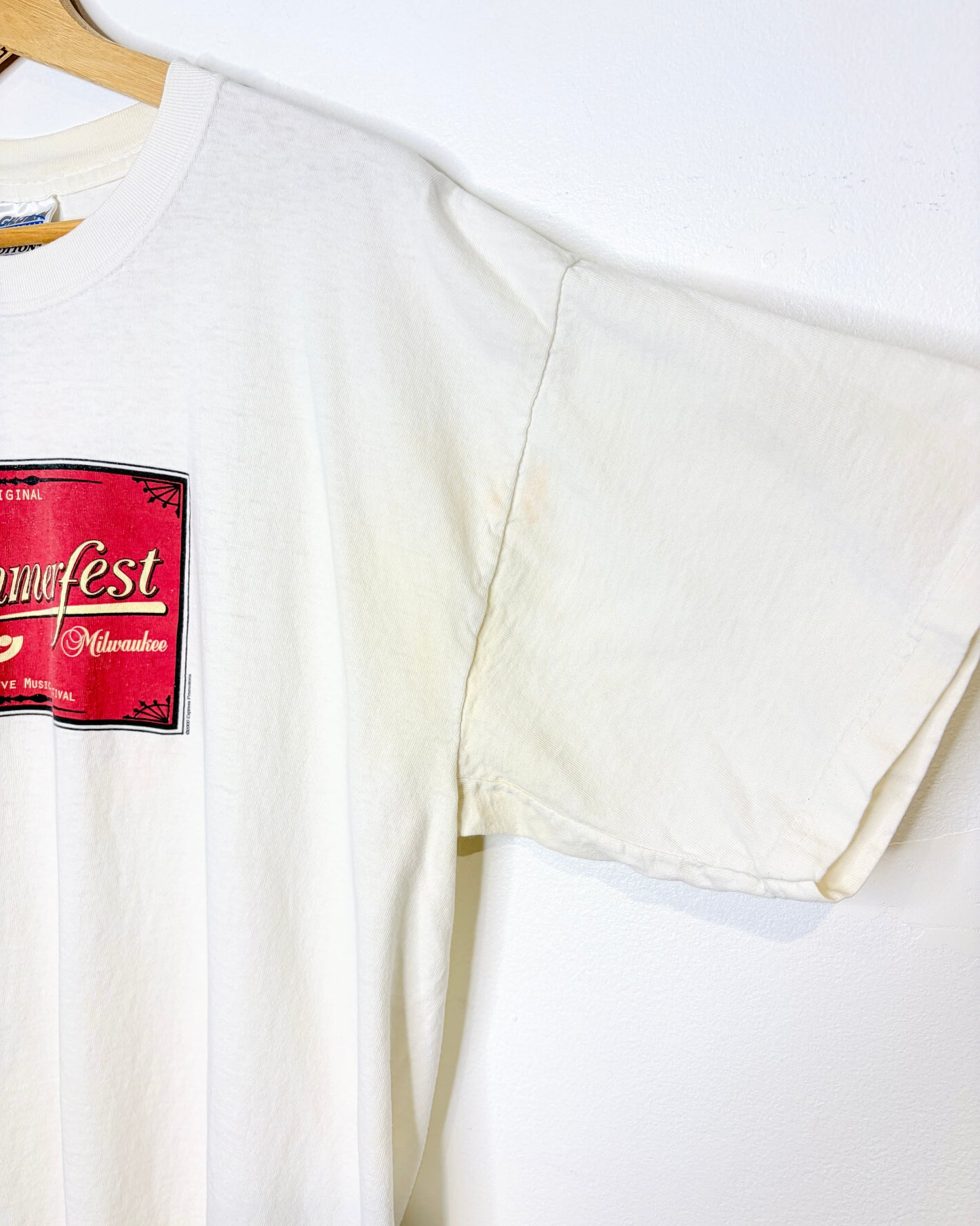 Vintage 2000 Milwaukee Summerfest White Tee Shirt