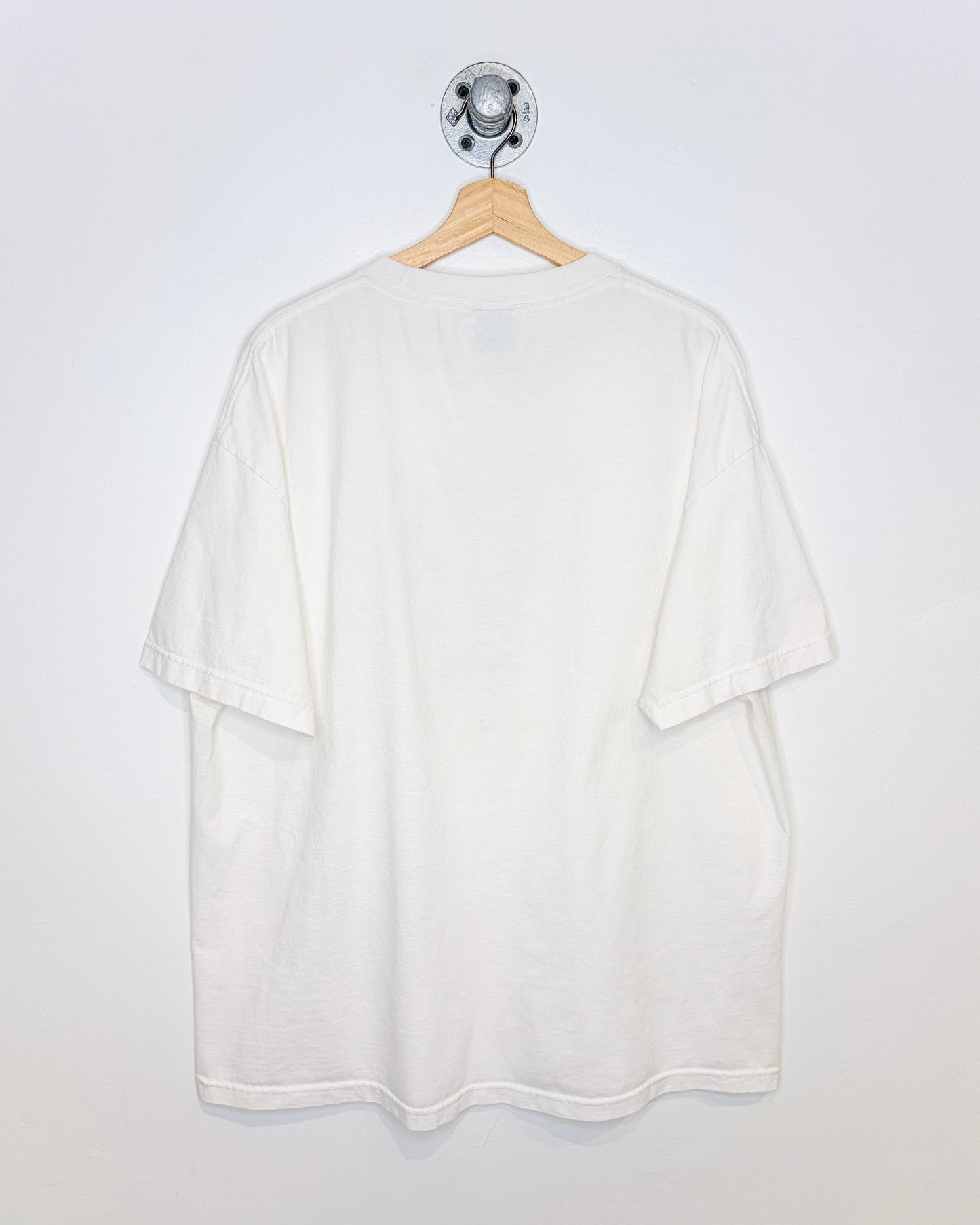 Vintage Y2K Hot Leathers Skull Graphic White Tee Shirt