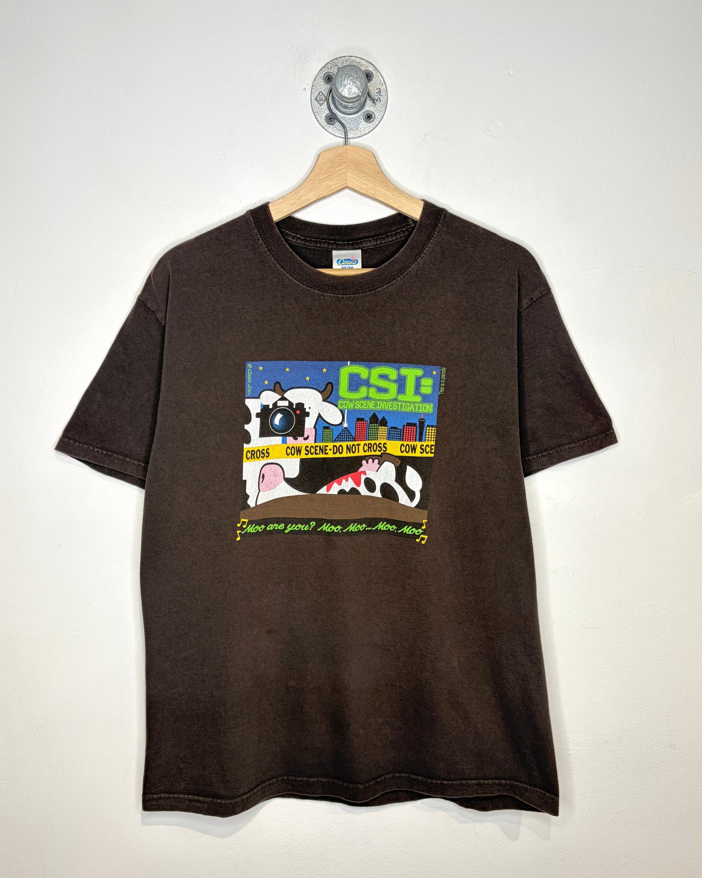 2000s Cow Science Investigation CSI Brown Tee Shirt