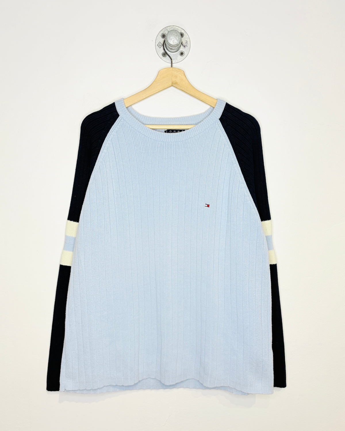 2000s Tommy Hilfiger Light Blue & Navy Sweater