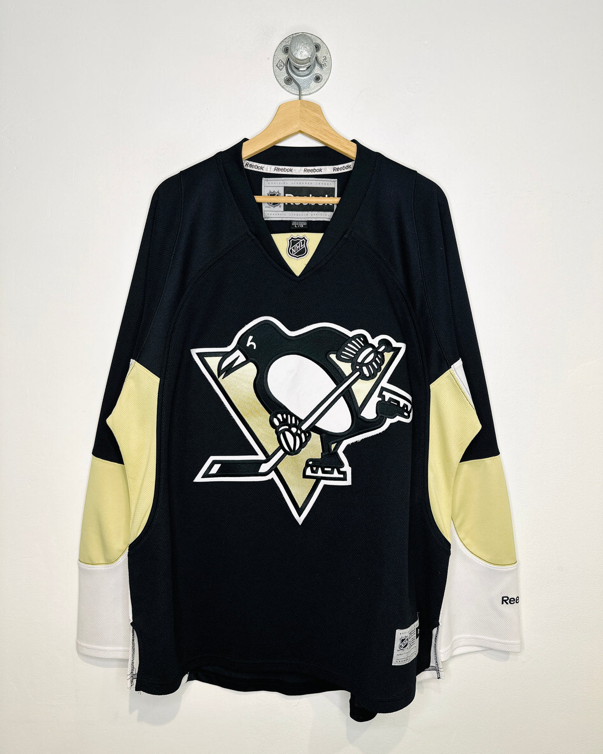 2000s Pittsburgh Penguins Black Hockey Jersey