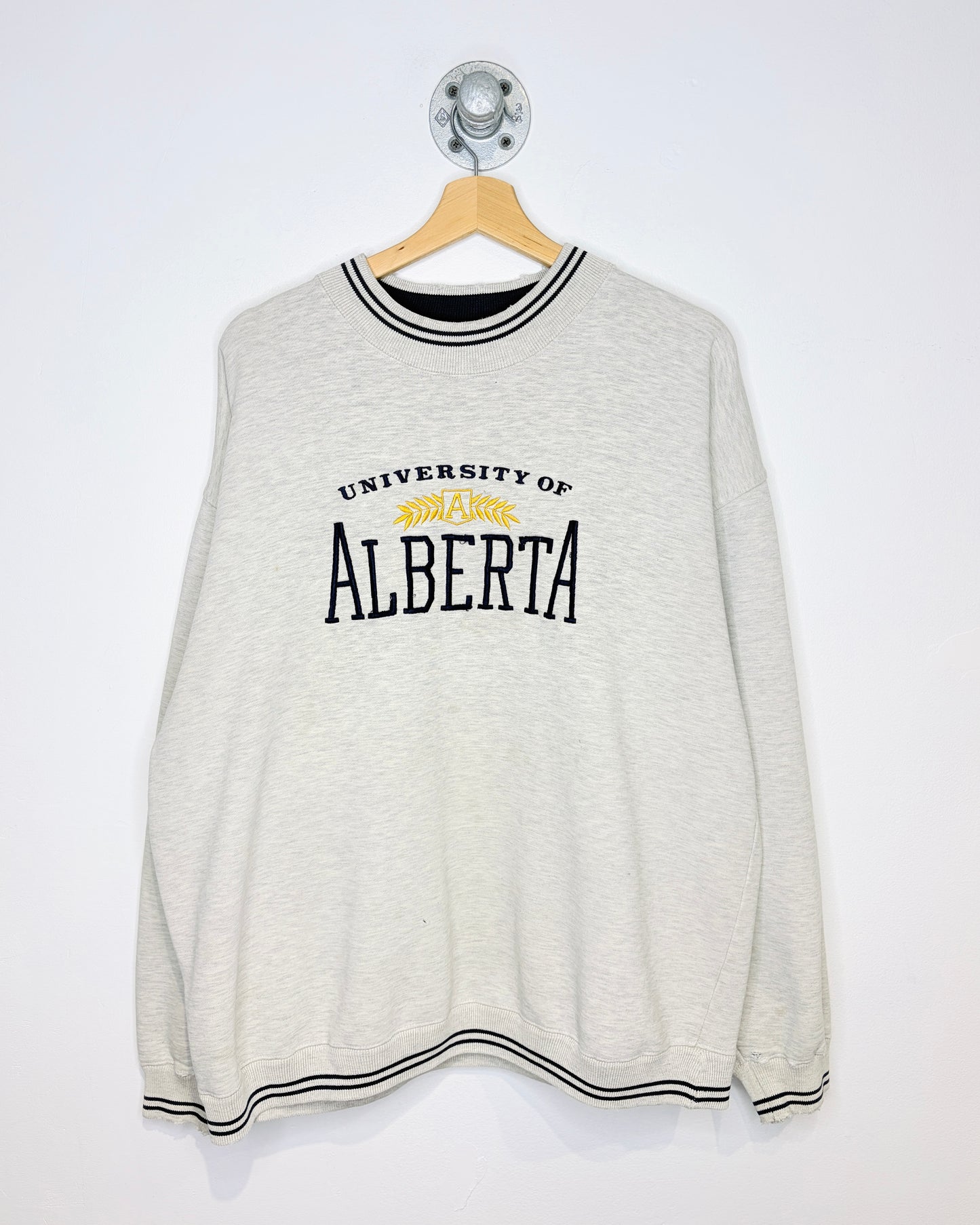 Vintage 90s University Of Alberta Wheat Logo Grey Distressed Crewneck Sweatshirt