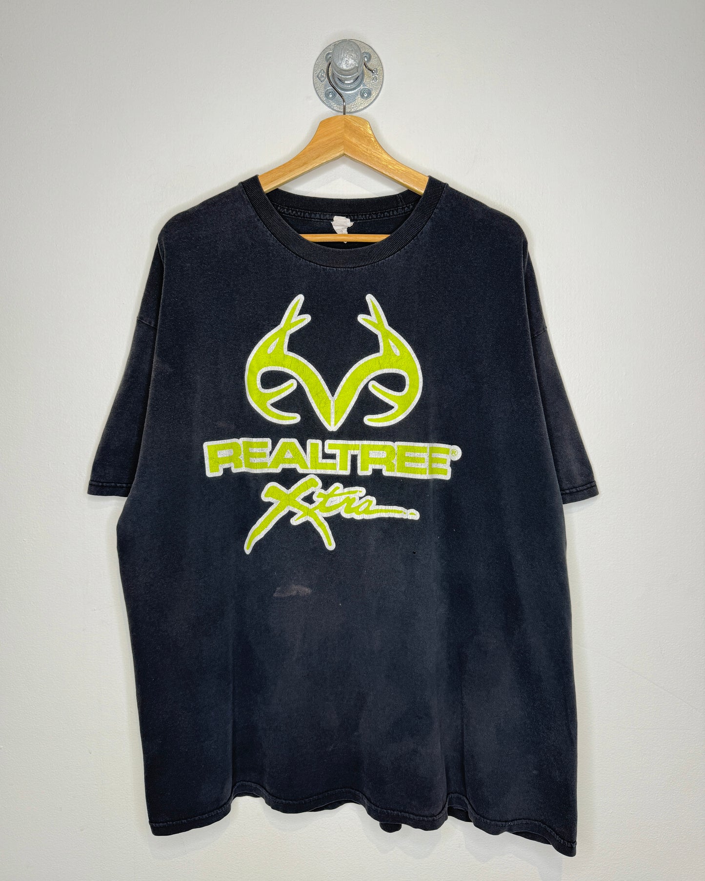 2000s Realtree Xtra Faded Black Tee Shirt