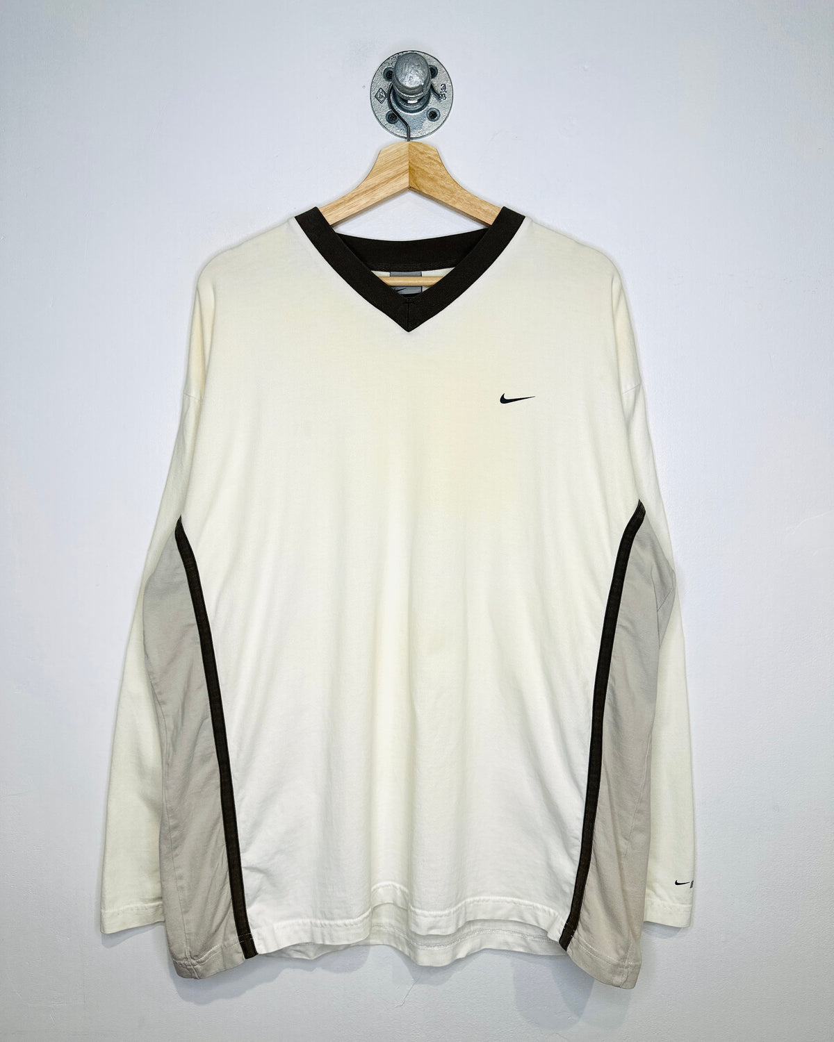 Vintage Y2K Nike Natural White & Brown V-Neck Longsleeve Shirt