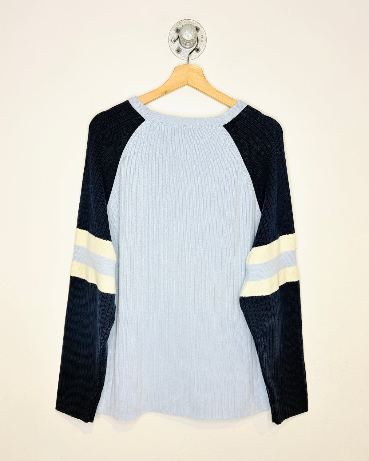 2000s Tommy Hilfiger Light Blue & Navy Sweater