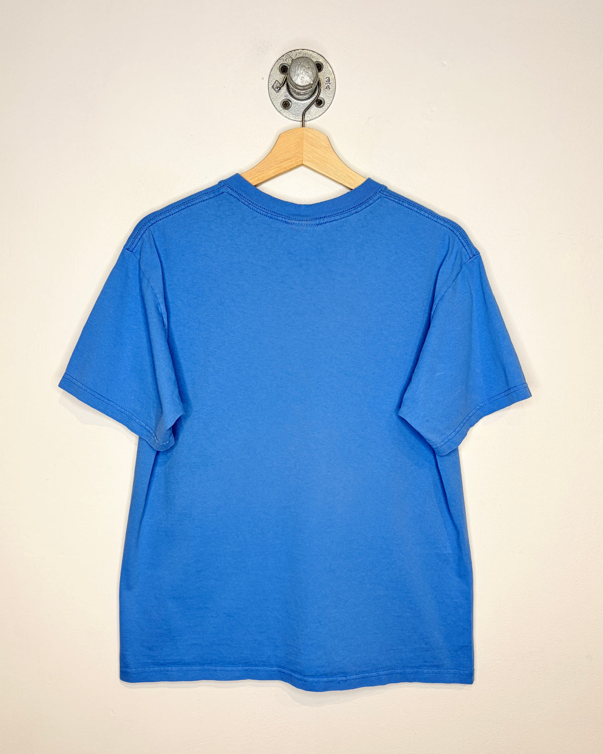 Vintage 90s Disney “Share The Magic” Pooh Tigger Eeyore Faded Blue Tee Shirt