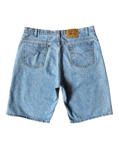 Vintage 1993 Levi’s 550 Orange Tab Relaxed Fit Light Wash Jean Shorts