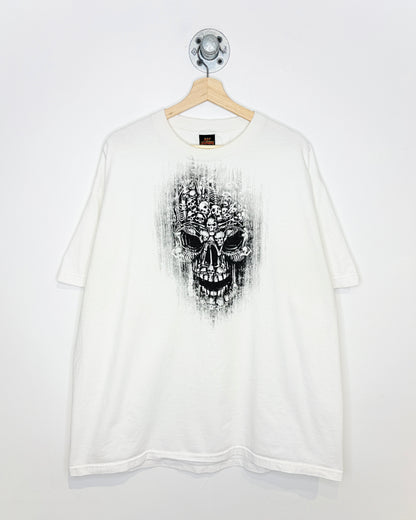 Vintage Y2K Hot Leathers Skull Graphic White Tee Shirt