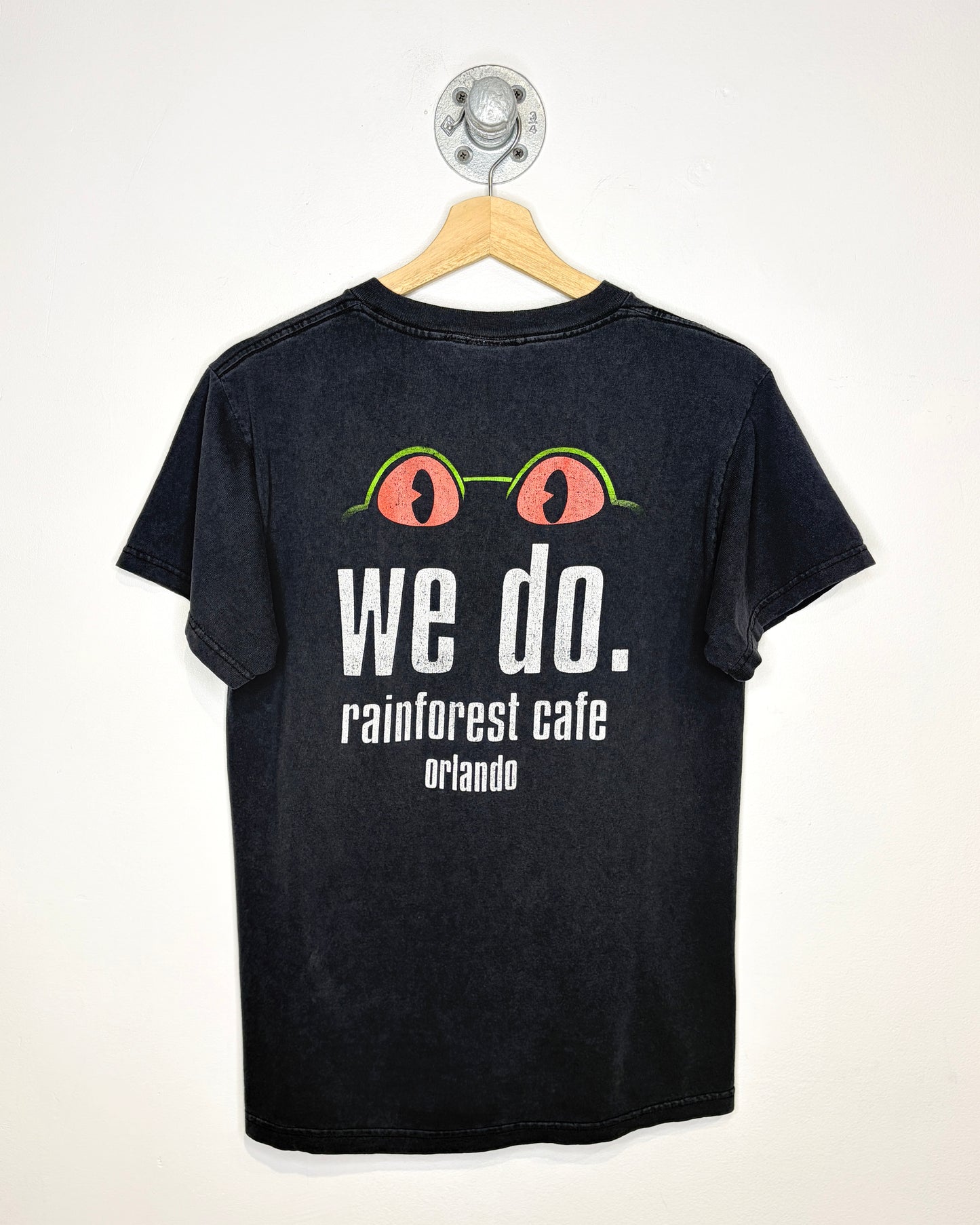 Vintage “Got Frogs?” Rainforest Cafe Faded Black Tee Shirt
