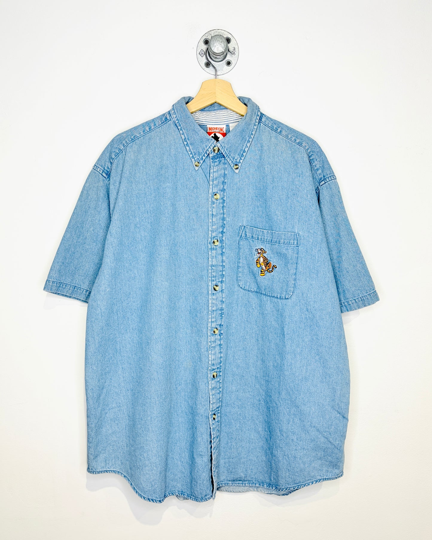 Vintage 90s Disney Tigger Short Sleeve Denim Button Up Shirt