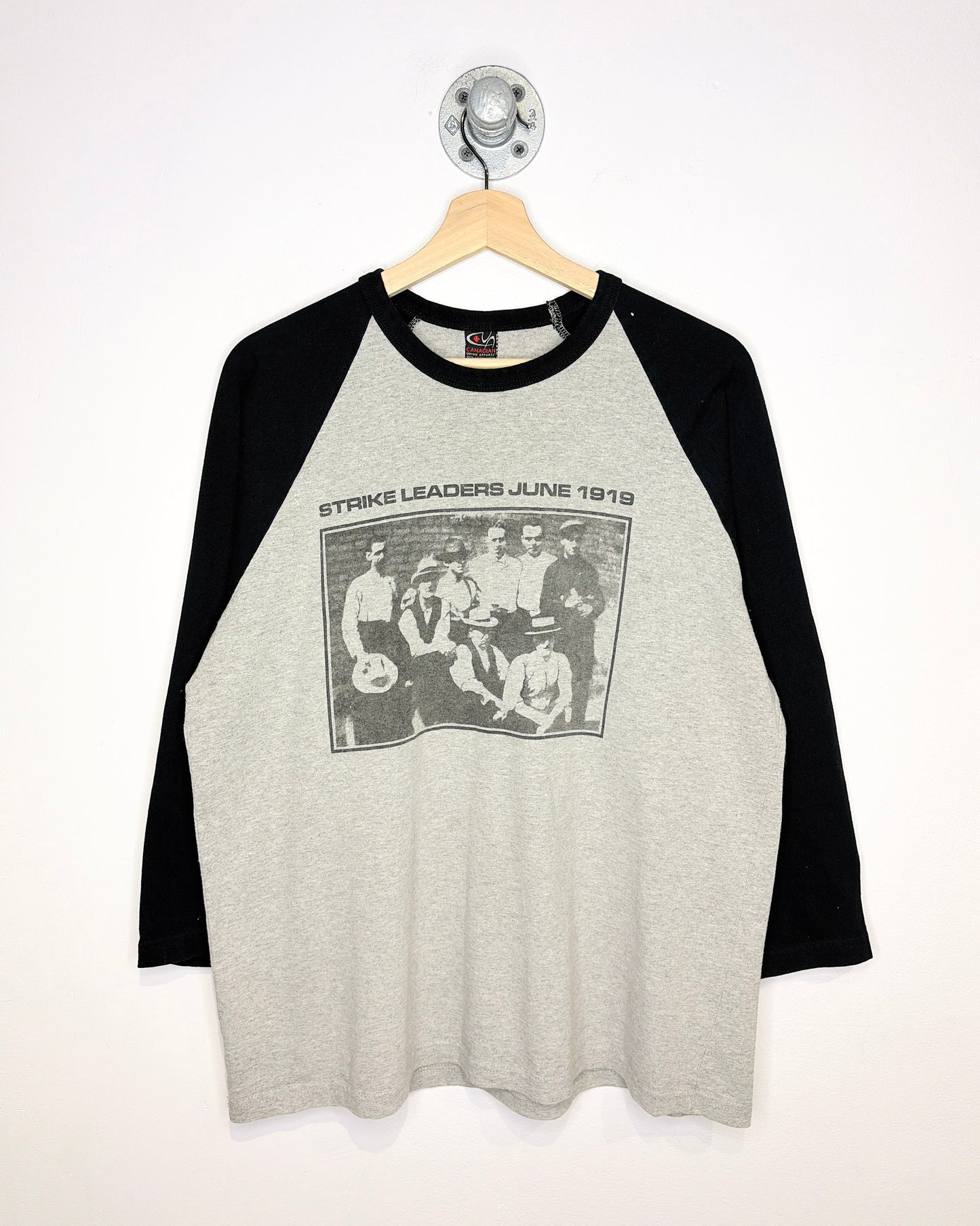 Vintage 90s Strike Leaders 1919 Grey 3/4 Sleeve Shirt
