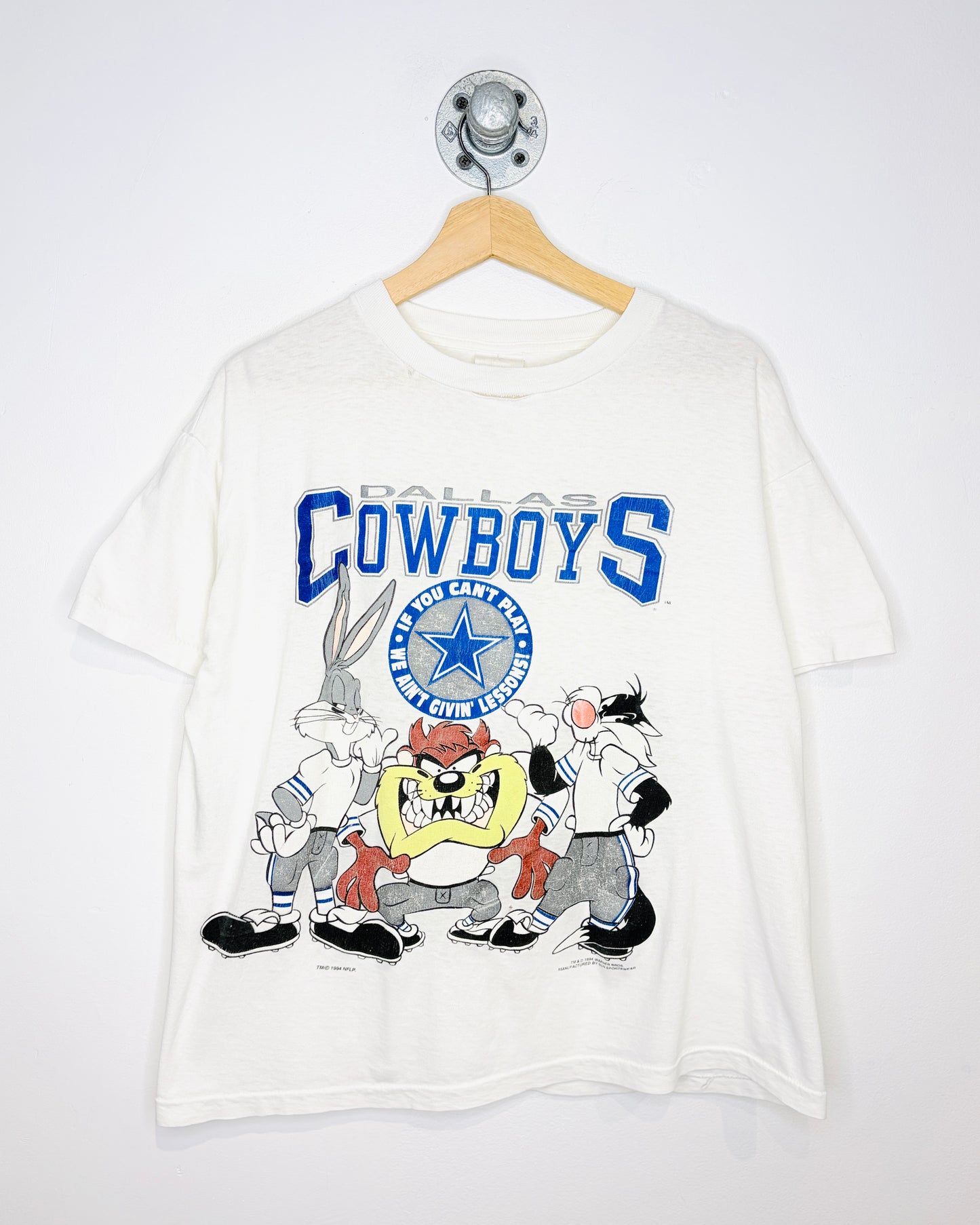 Vintage 1994 Dallas Cowboys Warner Brothers Bug Bunny White Tee Shirt
