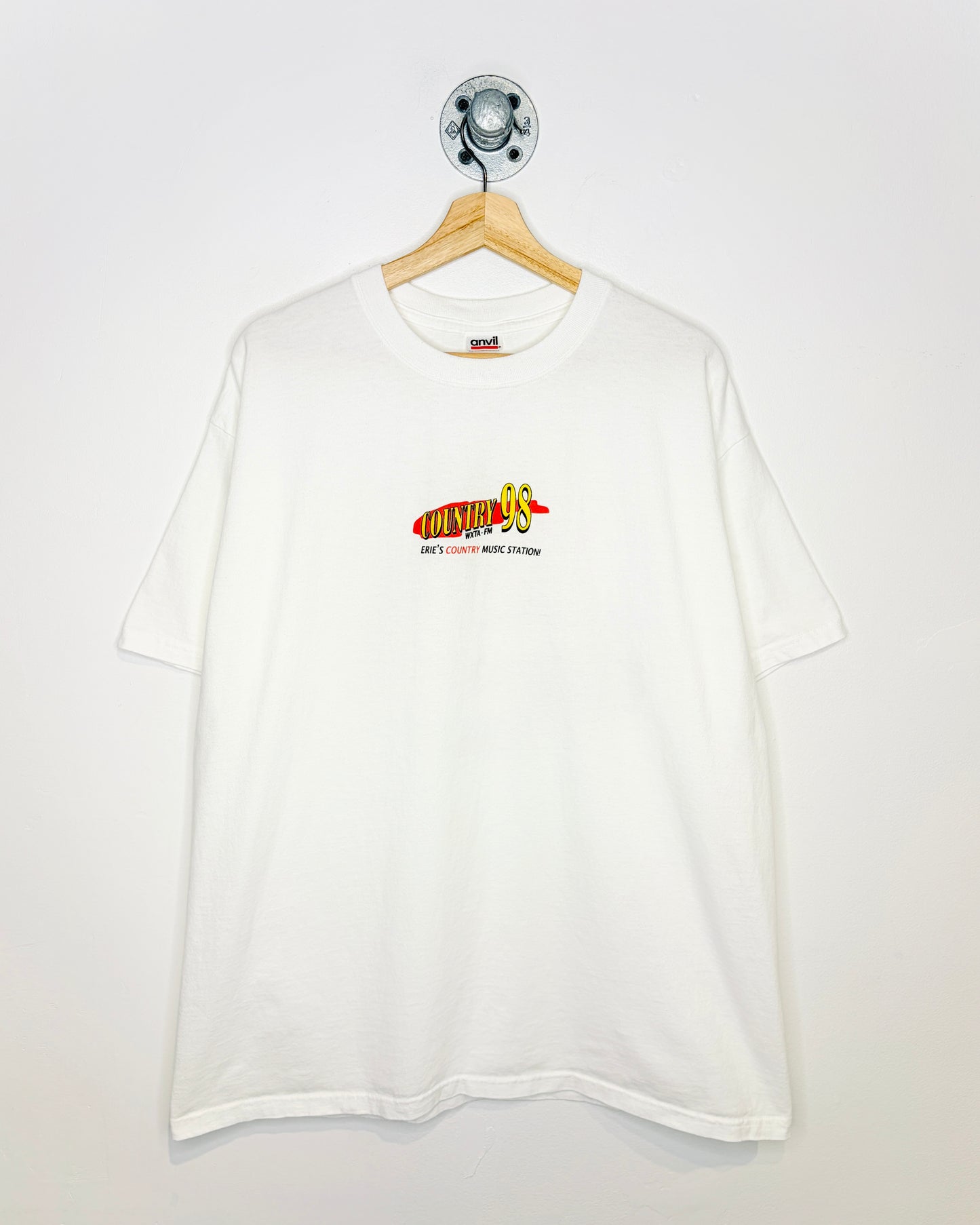 Vintage Ernie’s Country Music Station 98 White Tee Shirt