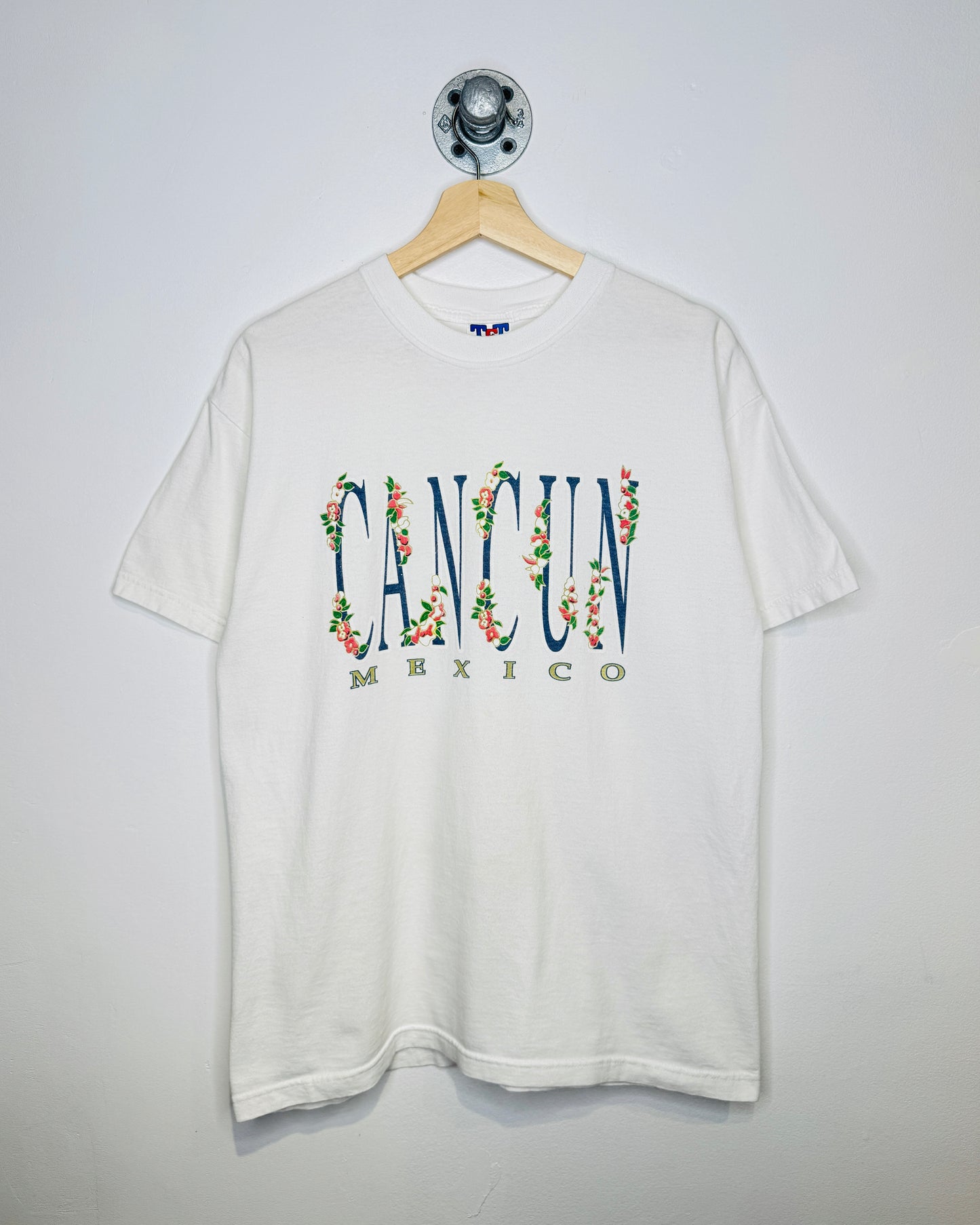 2000s Cancun Mexico White Tee Shirt