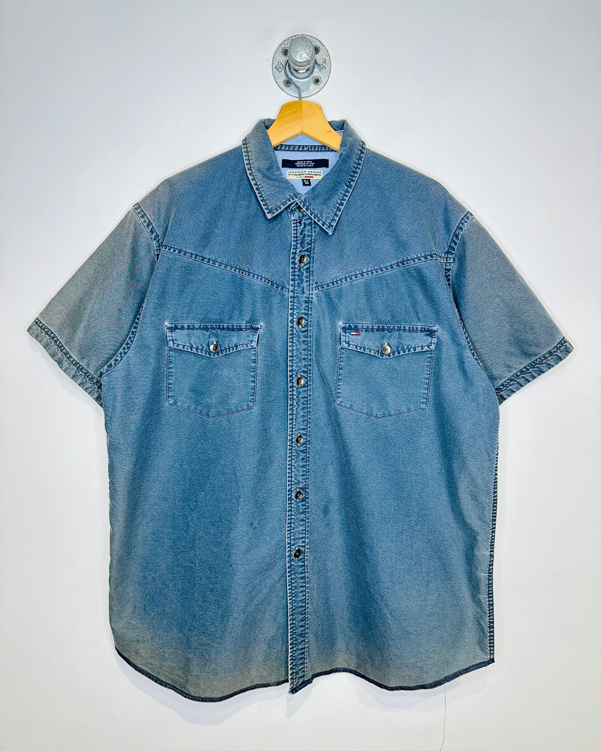 Vintage 1990s Tommy Hilfiger Short Sleeve Two Pocket Cotton Button Up