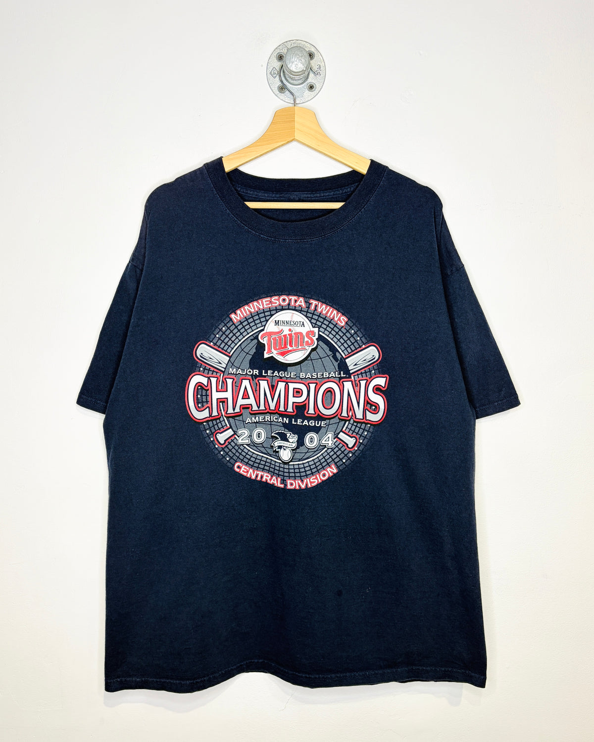 Vintage 2004 Minnesota Twins MLB Champions Navy Blue Tee Shirt