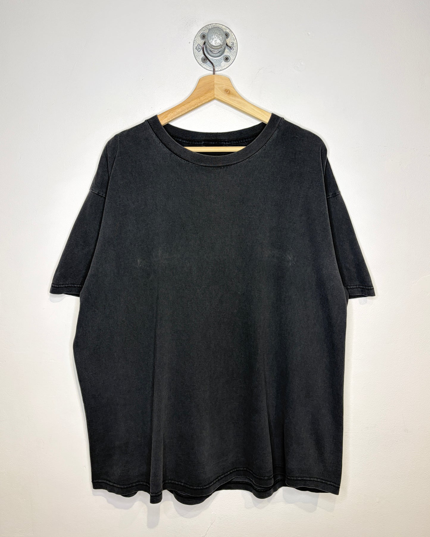 Vintage 90s/00s Sun Faded Blank Black Tee Shirt