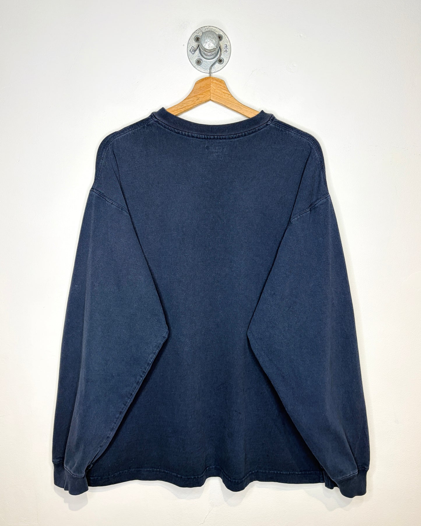 2000s Carhartt Sun Faded Navy Pocket Henley Longsleeve Shirt