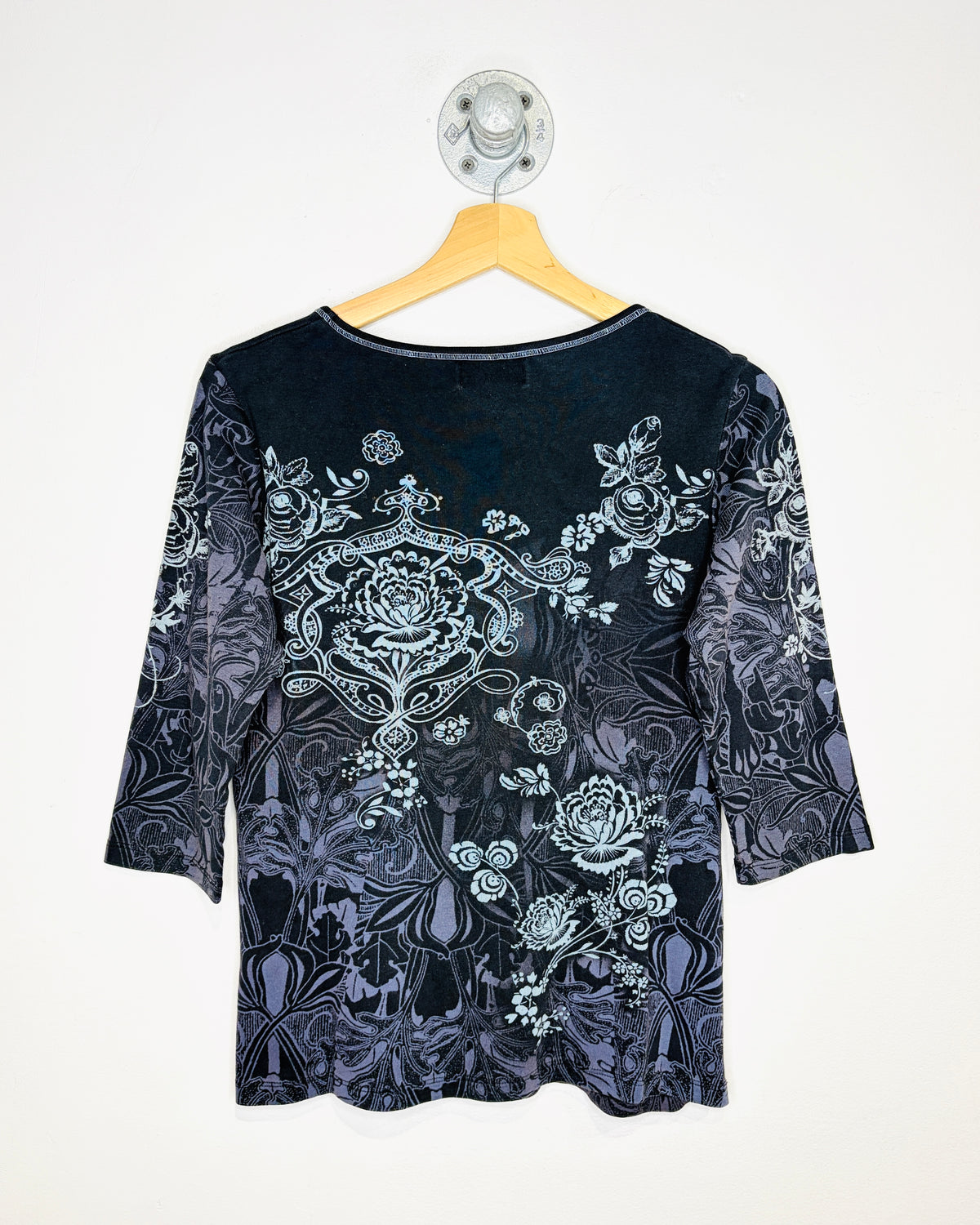 Vintage Y2K Women’s Vanilla Sugar Black 3/4 Sleeve Shirt